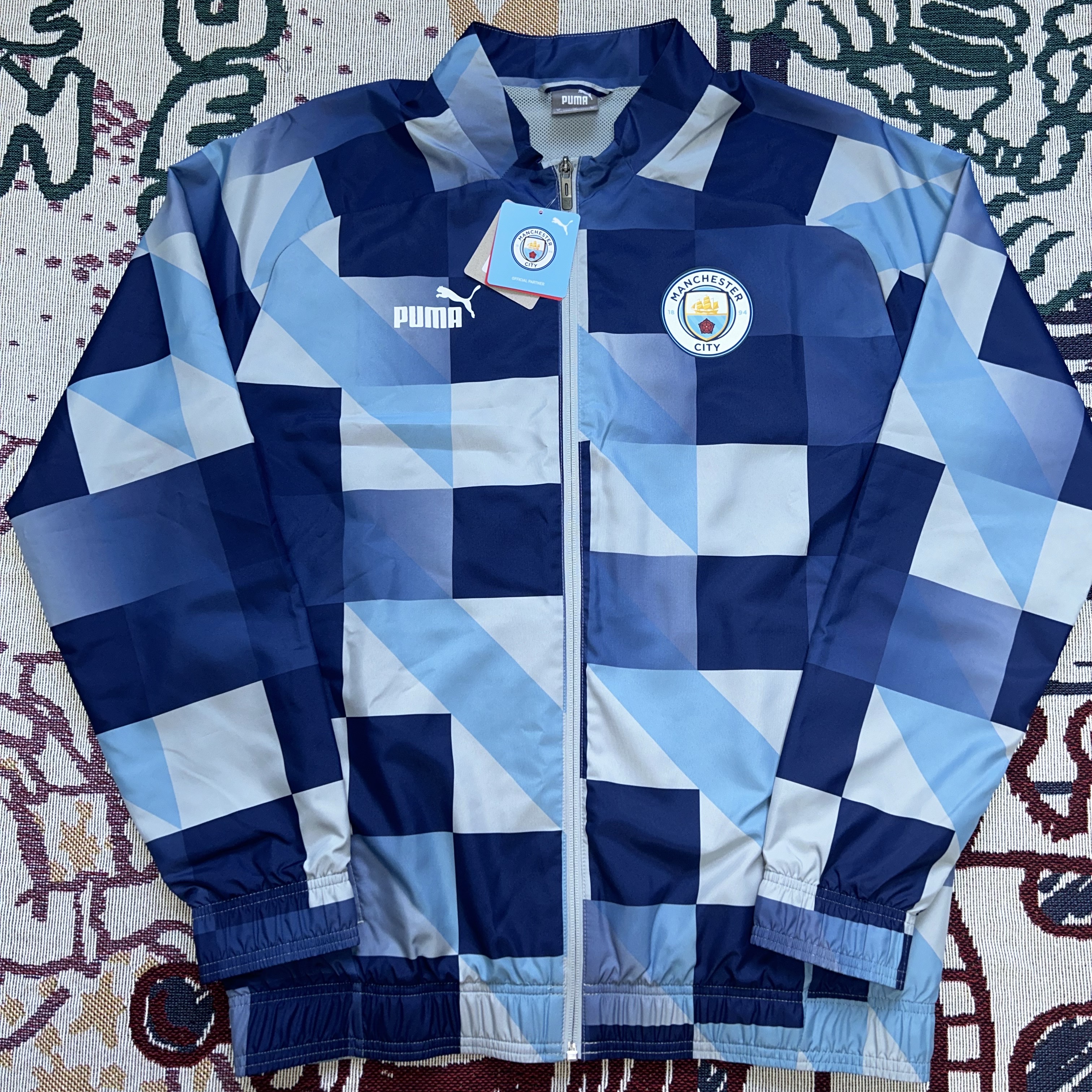 Puma 2022/23 Manchester City Prematch Jacket Cool Mid Gray Navy 착용 스타일 - 2