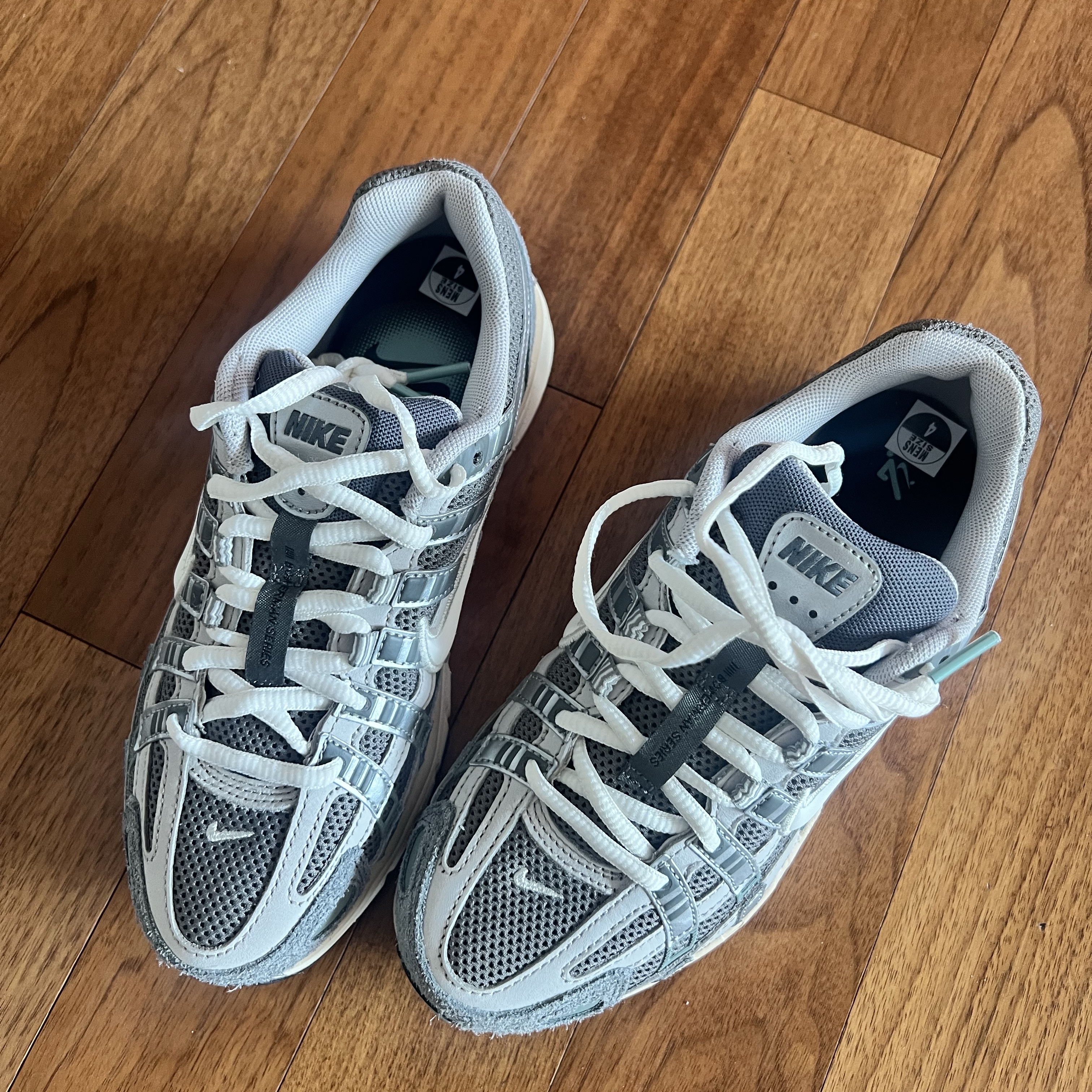 Nike P-6000 Flat Pewter Light Iron Ore 착용 스타일