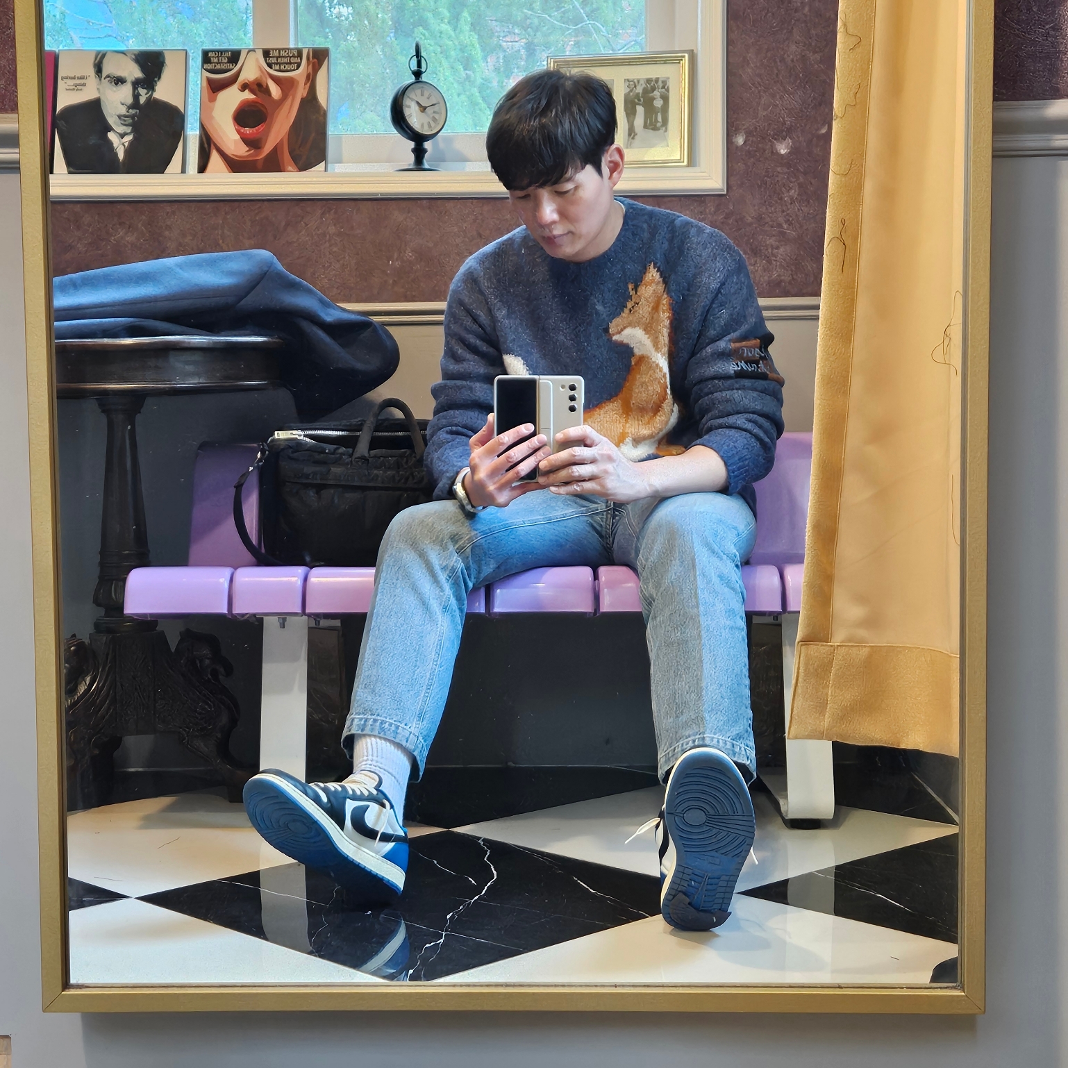 Maison Kitsune Fox Intarsia Comfort Jumper Denim Blue Melange 착용 스타일
