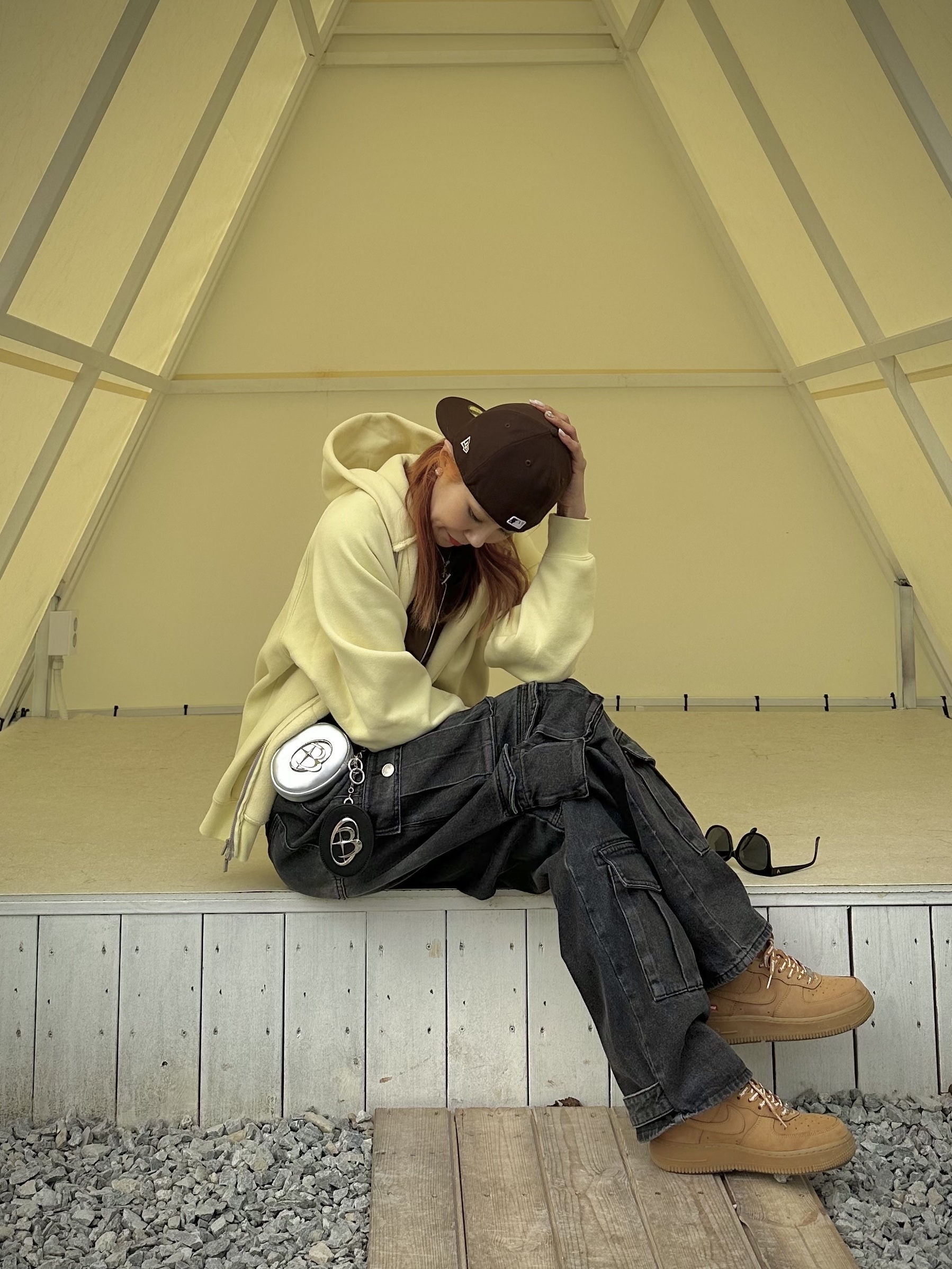 Nike x Supreme Air Force 1 Low Flax, (Kids) Essentials Full Zip Hoodie Canary - 22FW 착용 스타일 - 2
