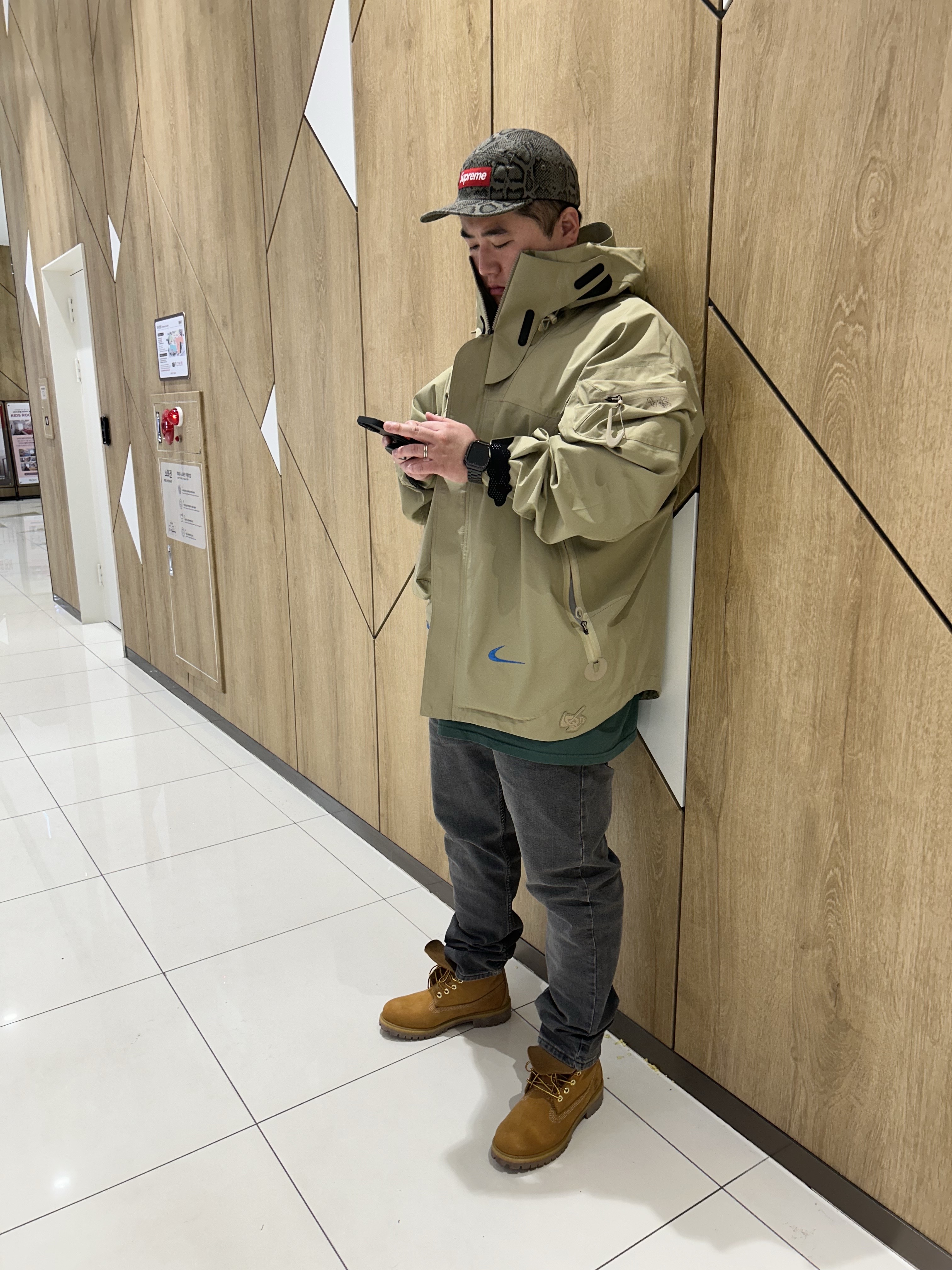 Supreme Washed Chino Twill Camp Cap Snake - 24SS, Nike x Off-White NRG Gore-Tex Jacket Khaki - US/EU 착용 스타일