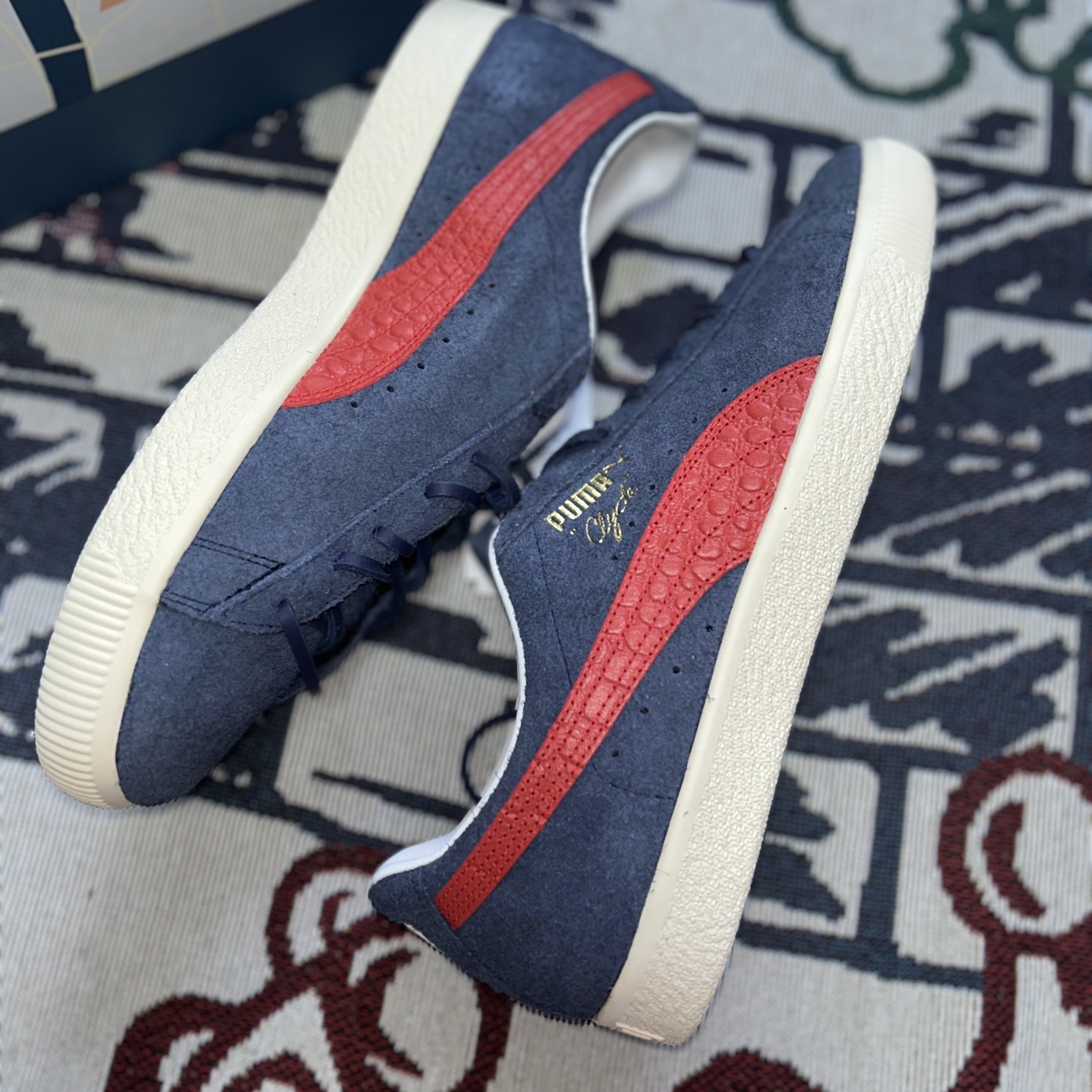 Puma Clyde Soho London New Navy Dark Red 착용 스타일 - 6