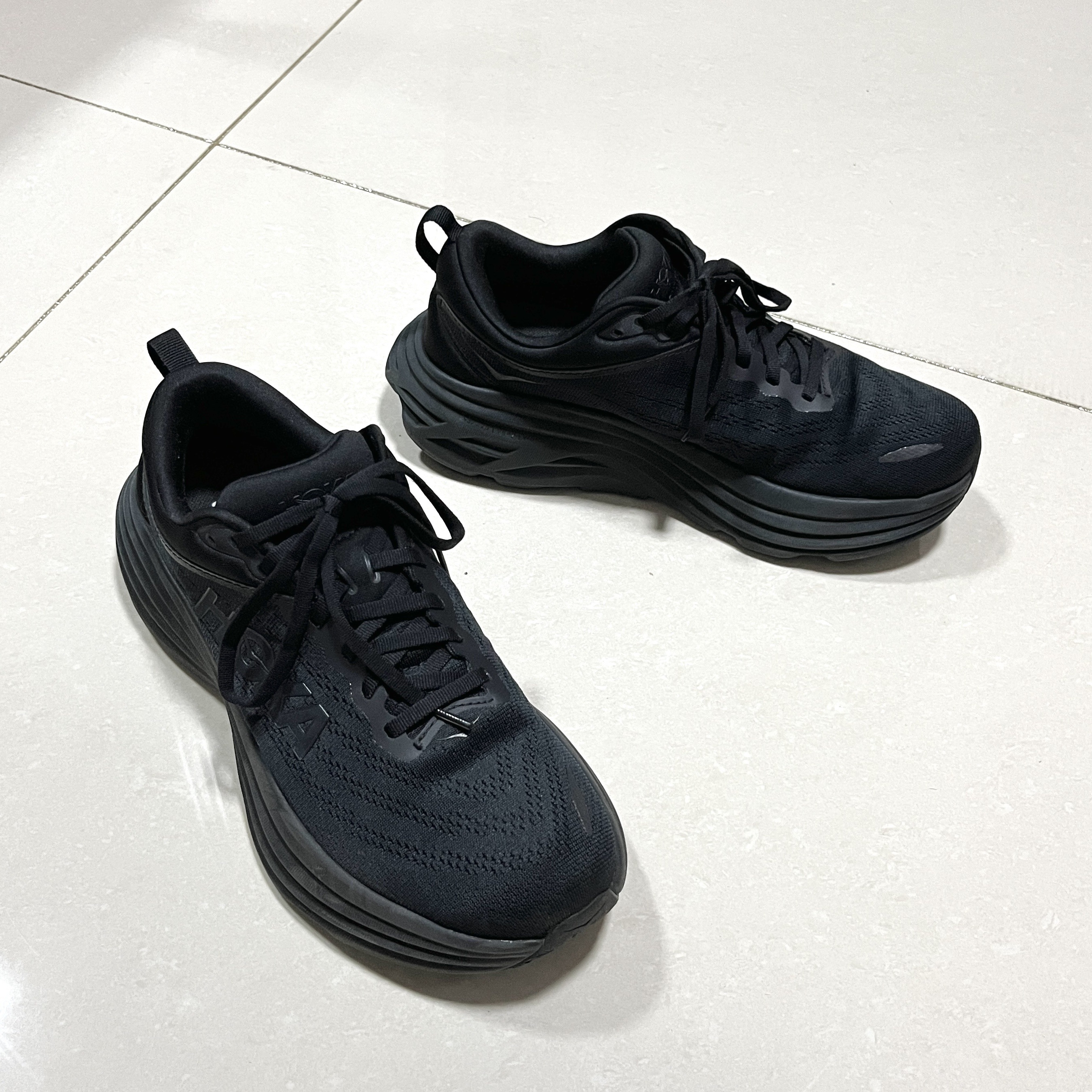 Hoka Bondi 8 Black - Wide 착용 스타일