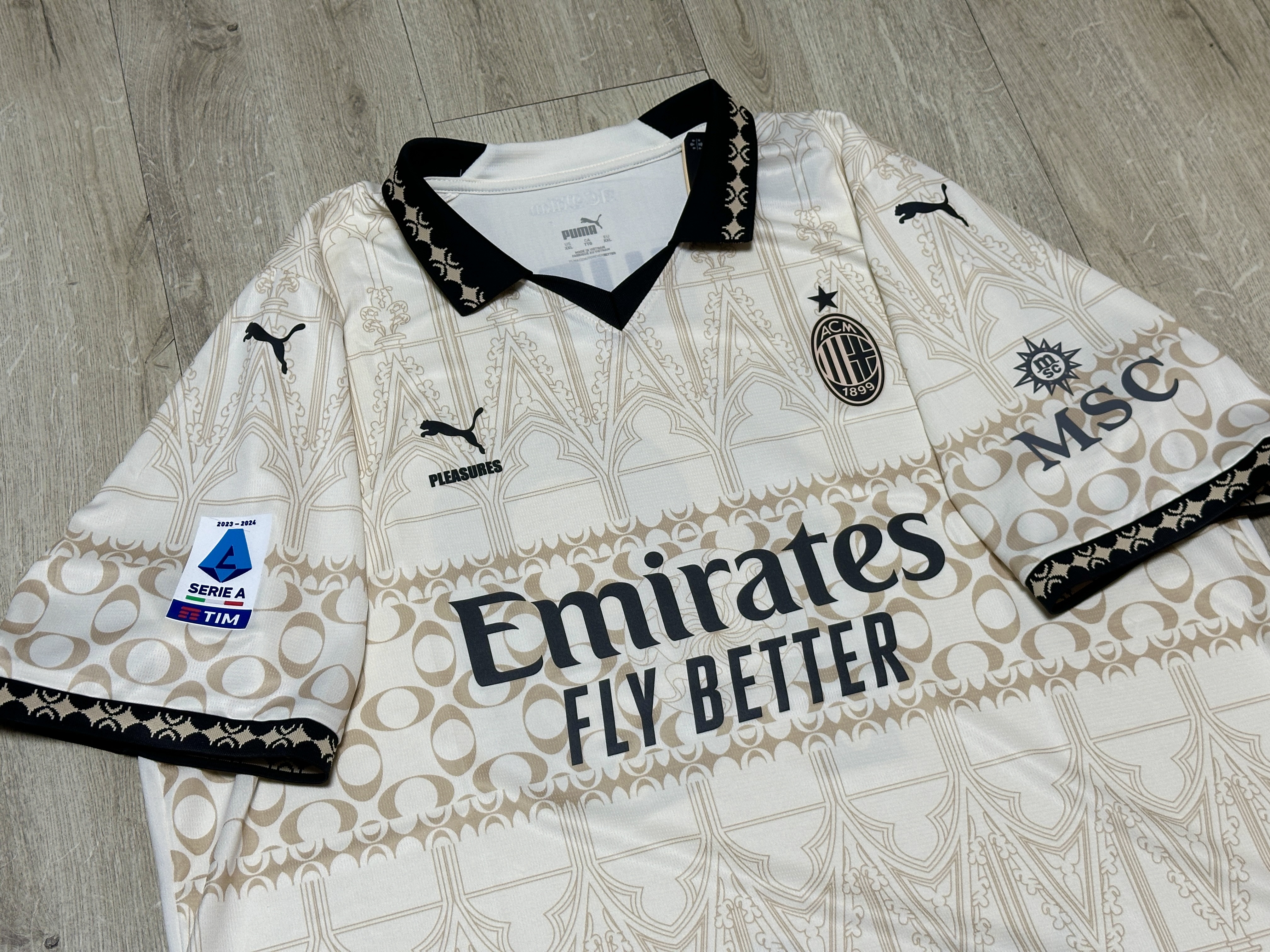 Puma x Pleasures AC Milan  2023/24 4th Jersey Replica Pristine Granola (Non Marking Ver.) 착용 스타일 - 1