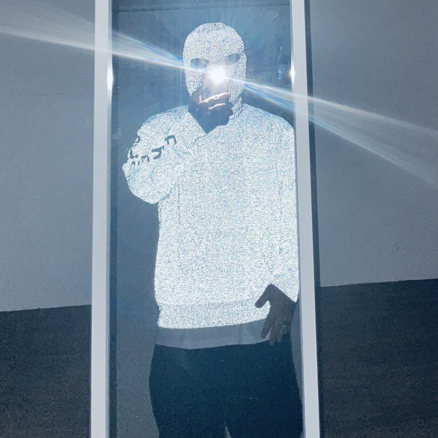 Supreme Reflective Balaclava Black - 23FW, Supreme Reflective Sweater Black - 24SS 착용 스타일