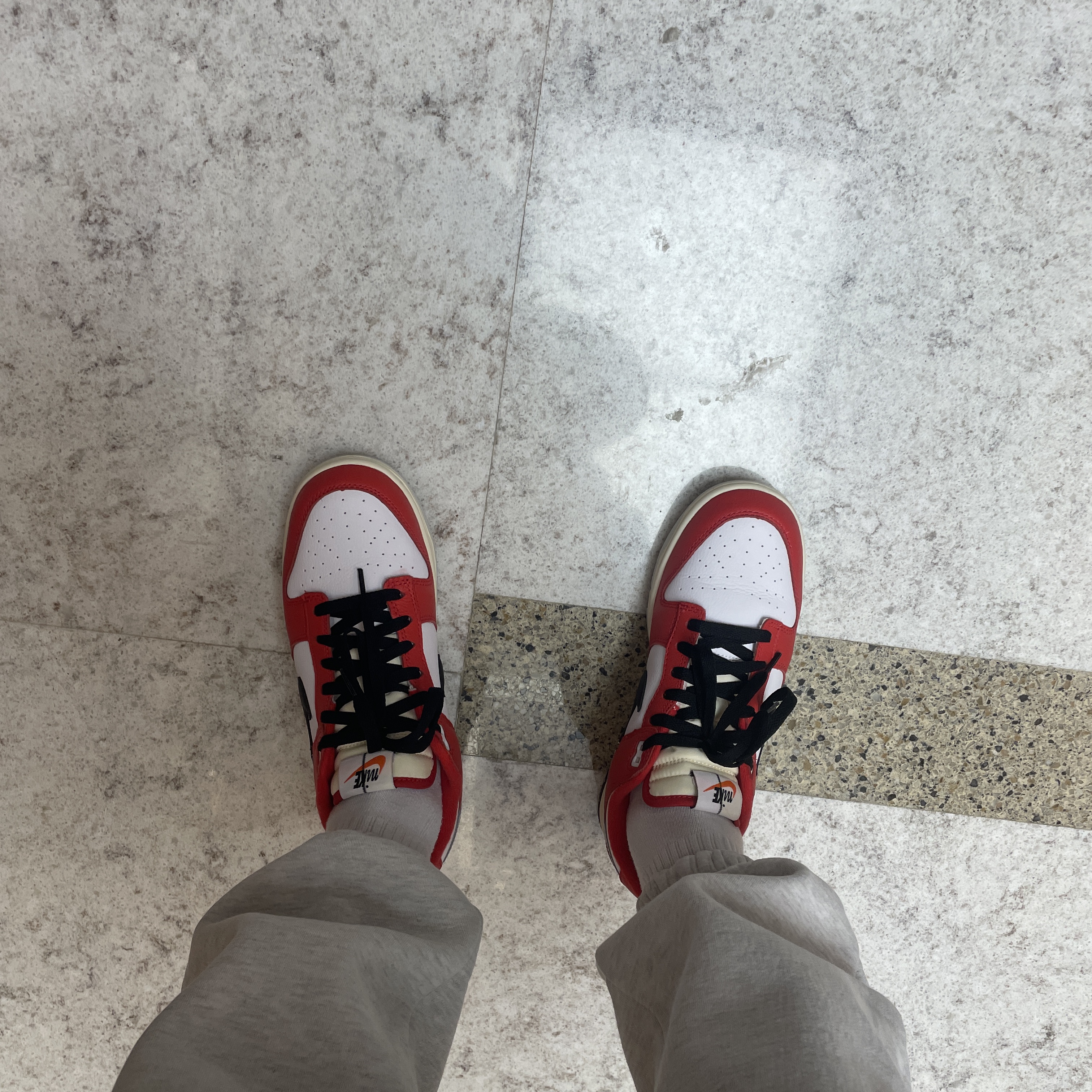 Nike Dunk Low Retro PRM University Red Black 착용 스타일
