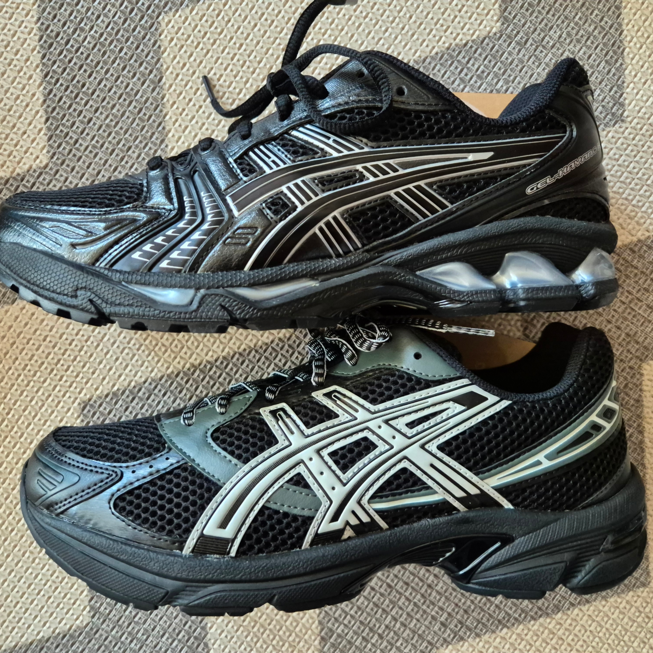 Asics Gel-Kayano 14 Black Pure Silver 착용 스타일