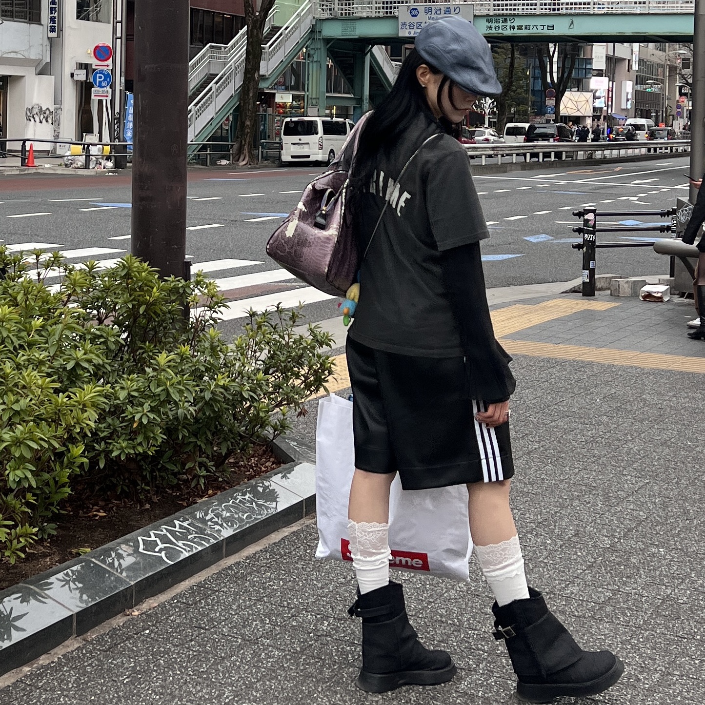 Adidas Originals Faux Leather Adicolor 3S Shorts Black - KR Sizing, Supreme Cracked Arc S/S Top Black - 24SS 착용 스타일 - 1