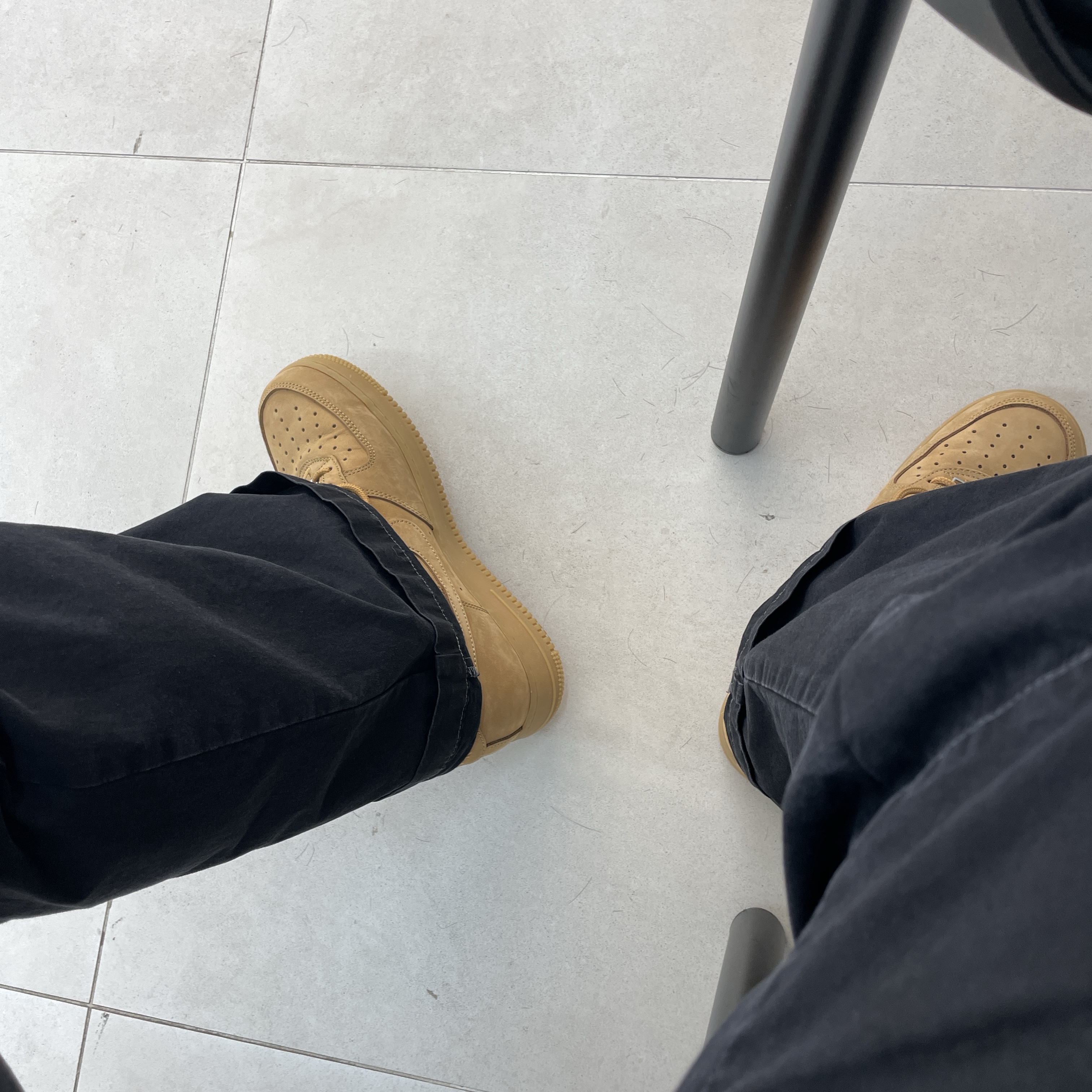 Nike x Supreme Air Force 1 Low Flax 착용 스타일