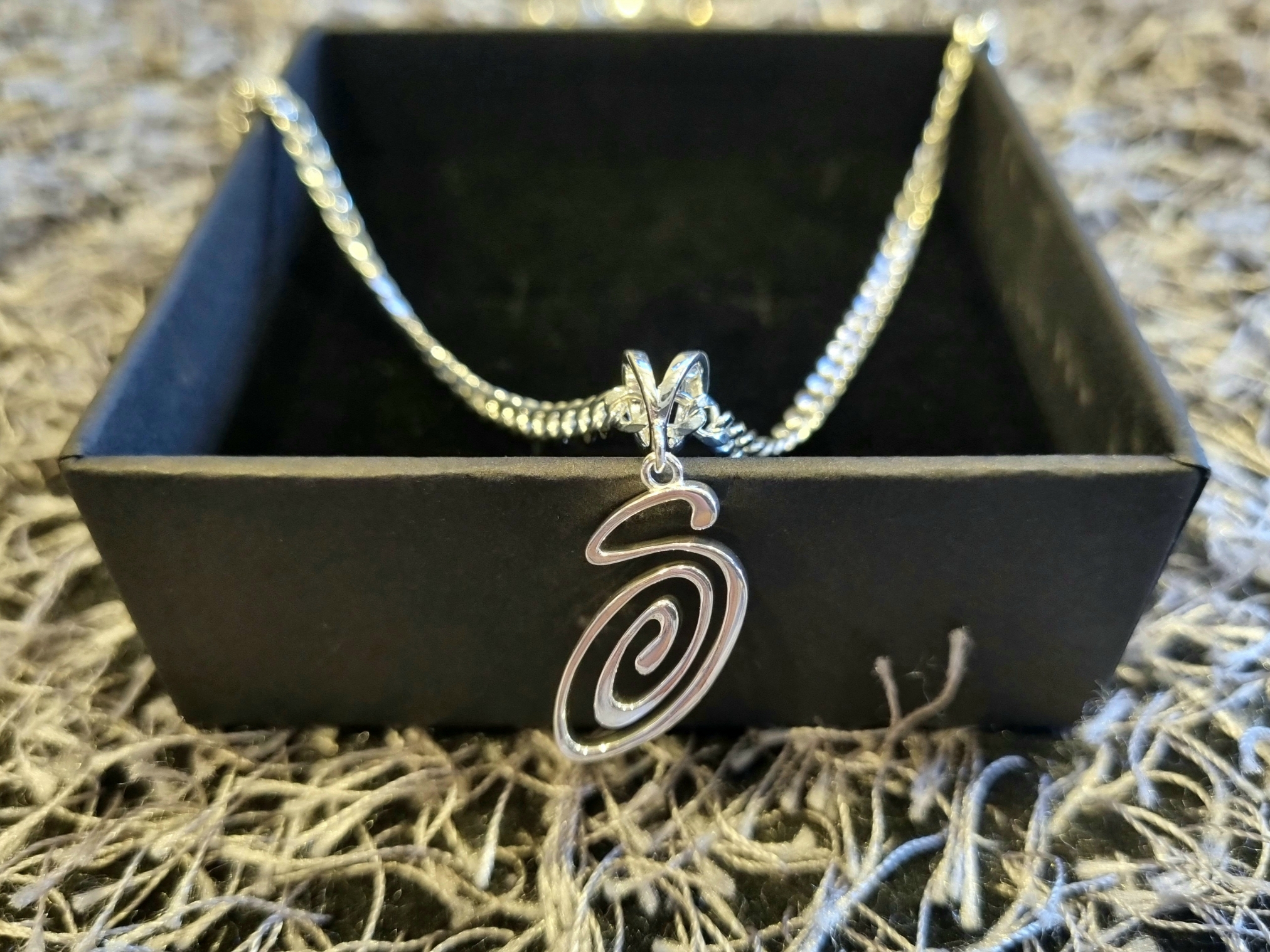 Stussy Swirly S Chain Sterling Silver 착용 스타일 - 5