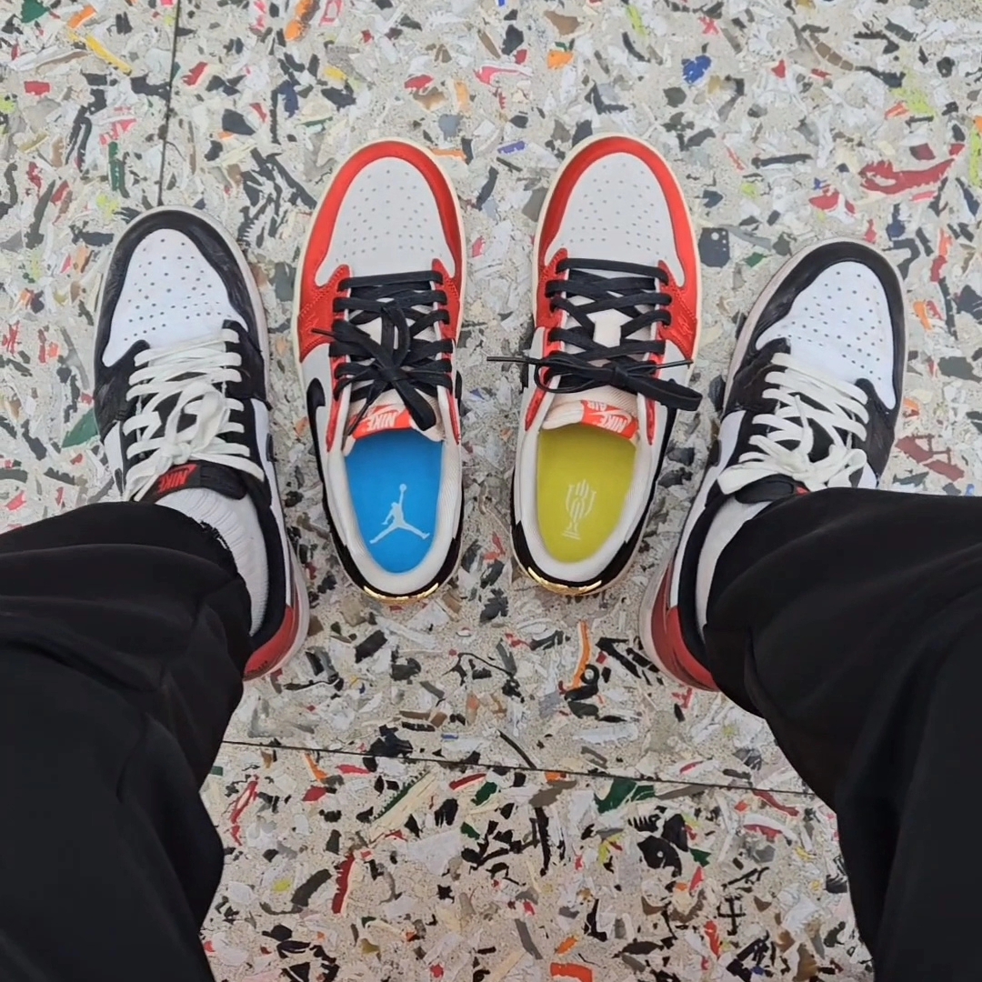 Jordan 1 x Trophy Room Retro Low OG SP Sail Varsity Red, Jordan 1 Retro Low OG Black Toe 착용 스타일 - 1