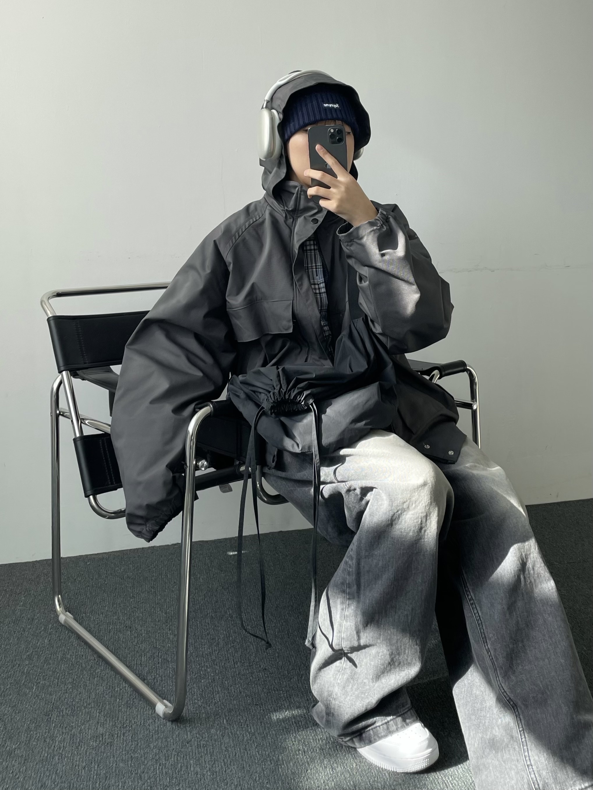 Supreme Overdyed Beanie Navy - 24SS, Nike Air Force 1 '07 Low White 착용 스타일 - 3