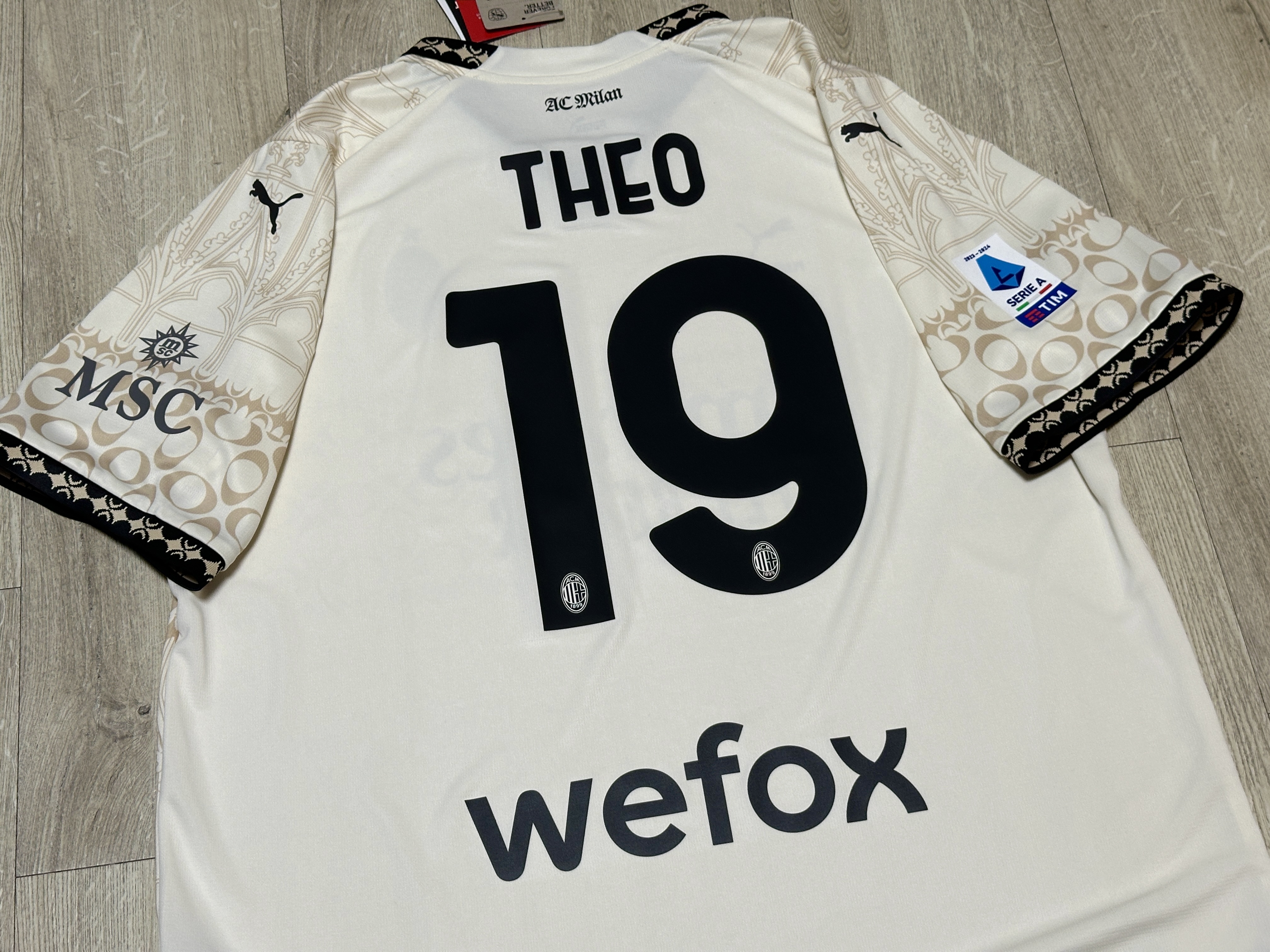 Puma x Pleasures AC Milan  2023/24 4th Jersey Replica Pristine Granola (Non Marking Ver.) 착용 스타일 - 2