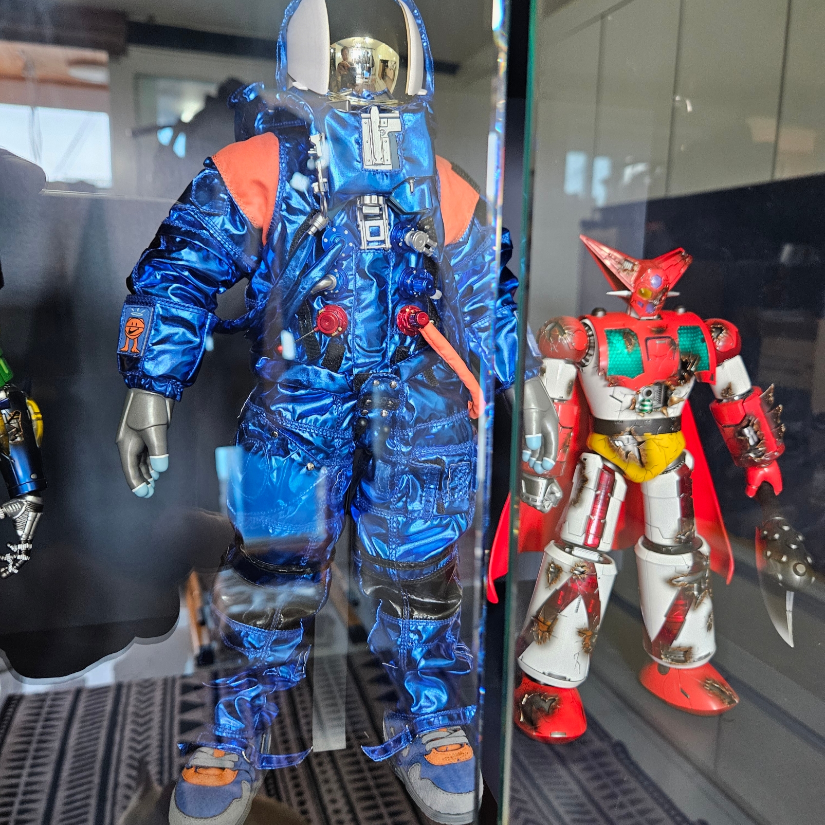 Coolrain x Blitzway Astromax Blue 착용 스타일