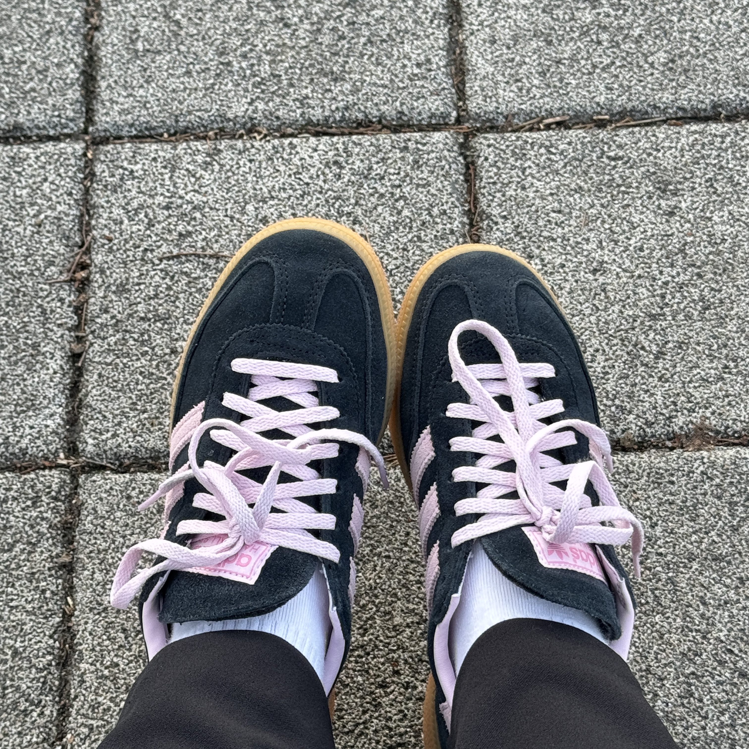 (W) Adidas Spezial Handball Core Black Clear Pink 착용 스타일