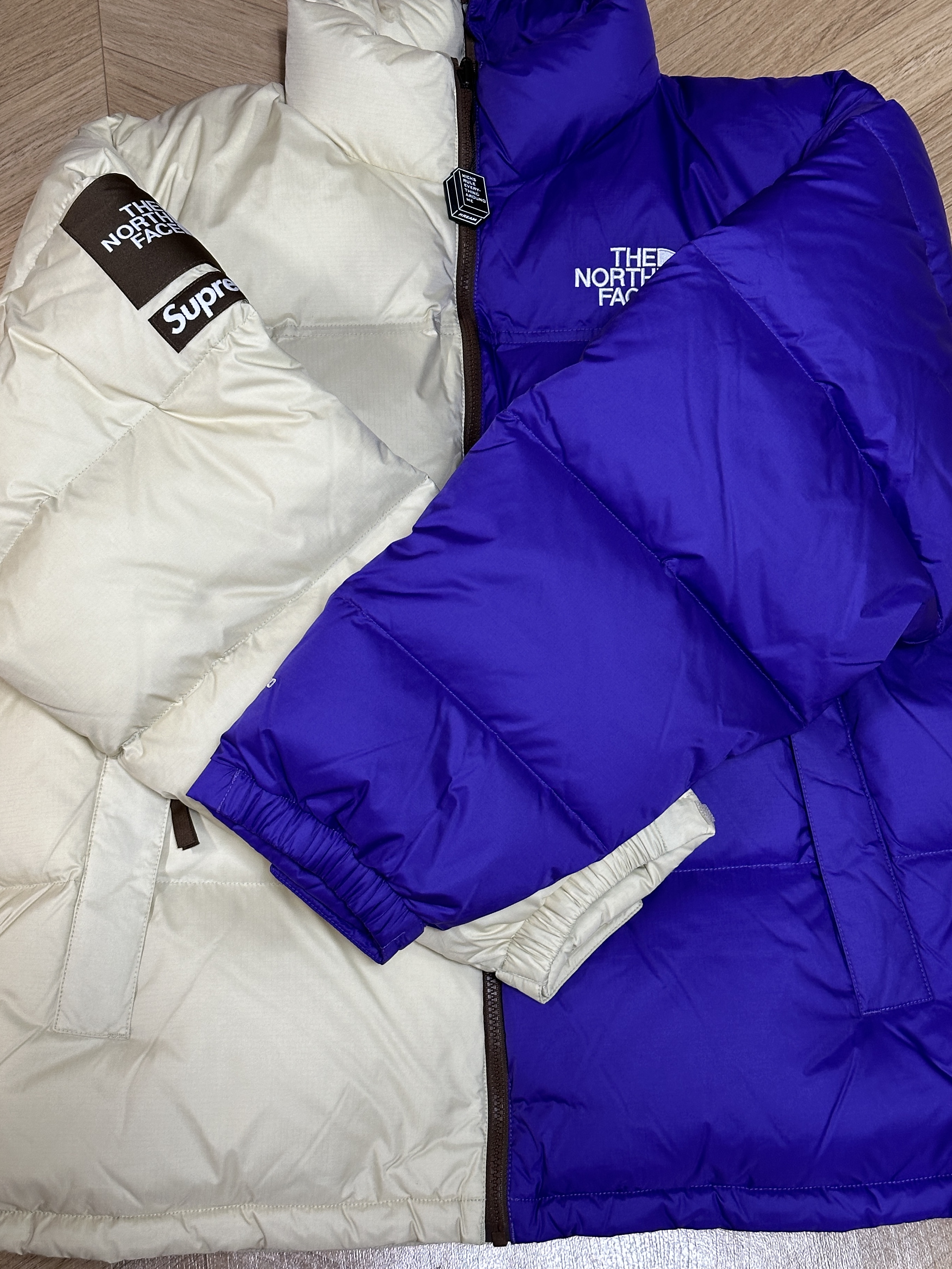 Supreme x The North Face Split Nuptse Jacket Black - 24SS, Supreme x The North Face Split Nuptse Jacket Tan - 24SS 착용 스타일 - 3