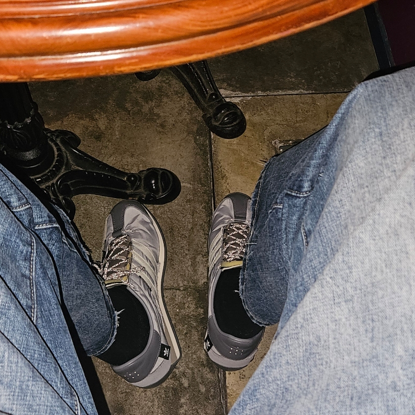 Adidas x Song for the Mute Country OG Grey Two Core Black 착용 스타일