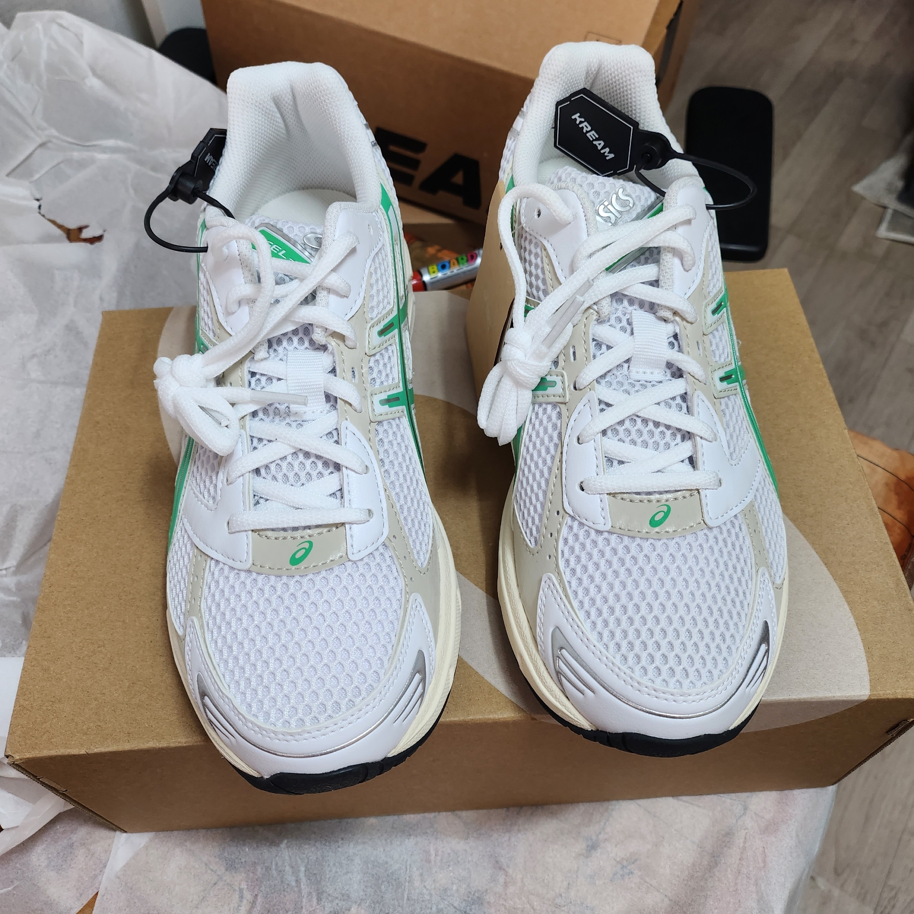 New Balance 530 White Mint 착용 스타일 - 4