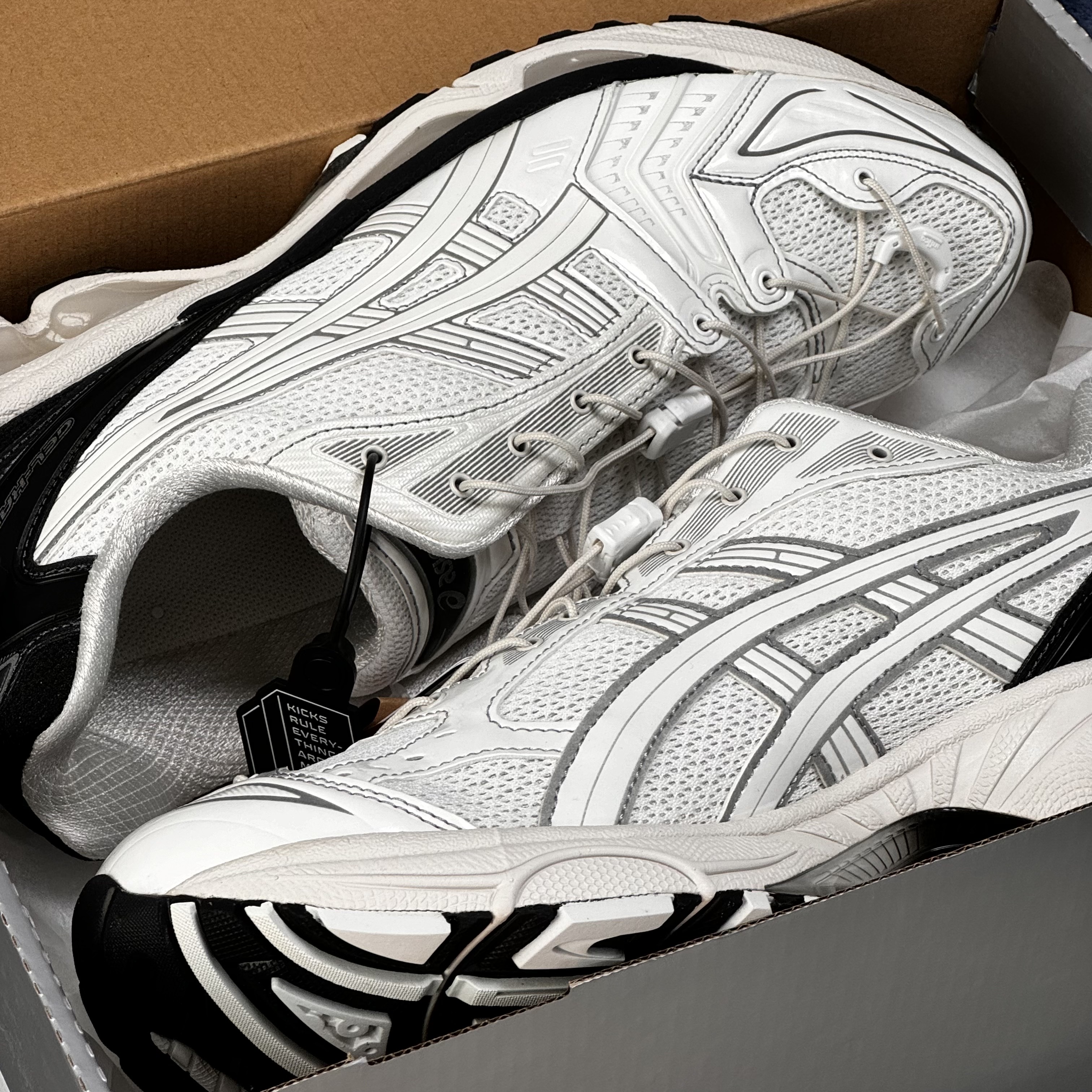 Asics x Unaffected Gel-Kayano 14 Galaxy White 착용 스타일