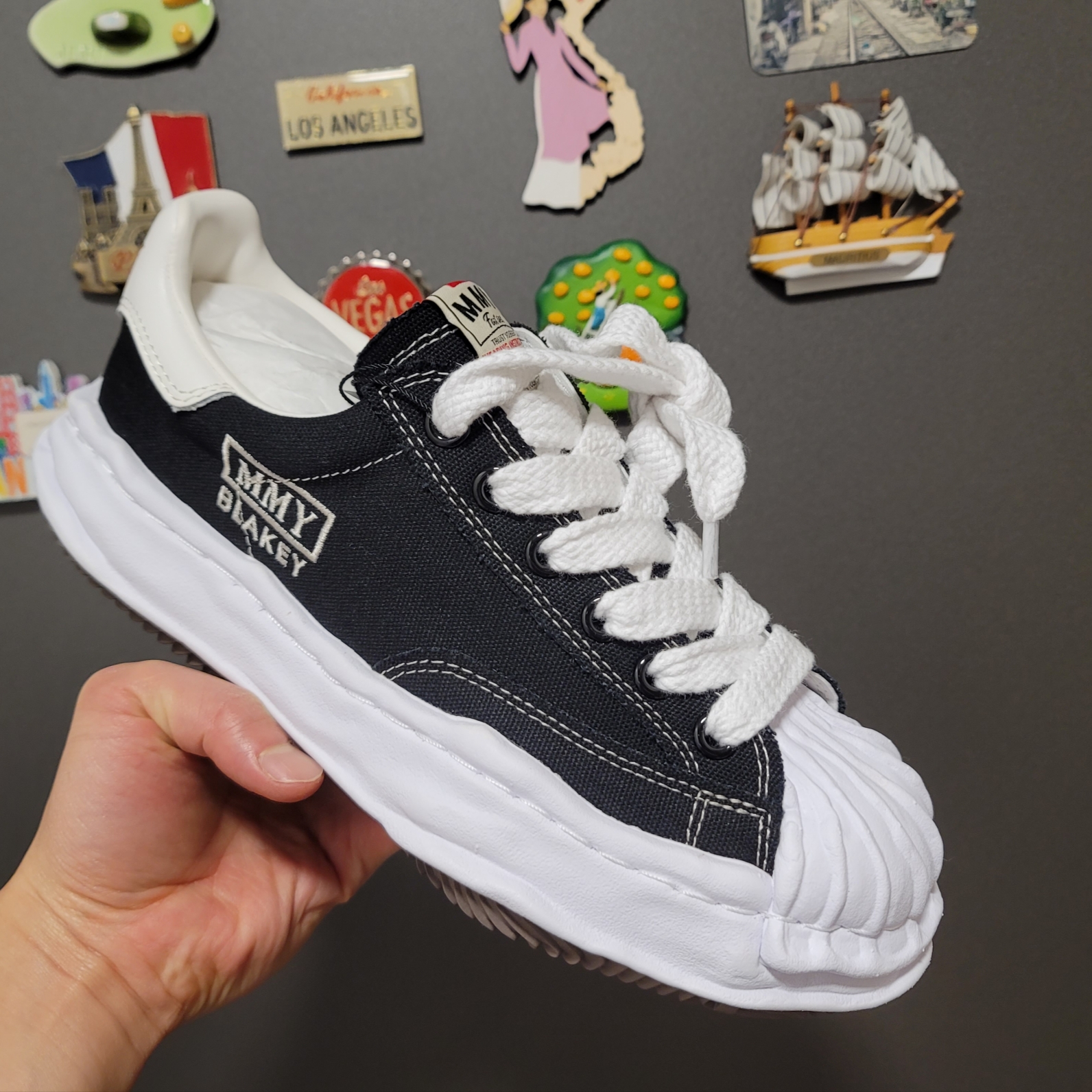 Maison Mihara Yasuhiro Blakey OG Sole Canvas Low-top Sneakers Black White 착용 스타일