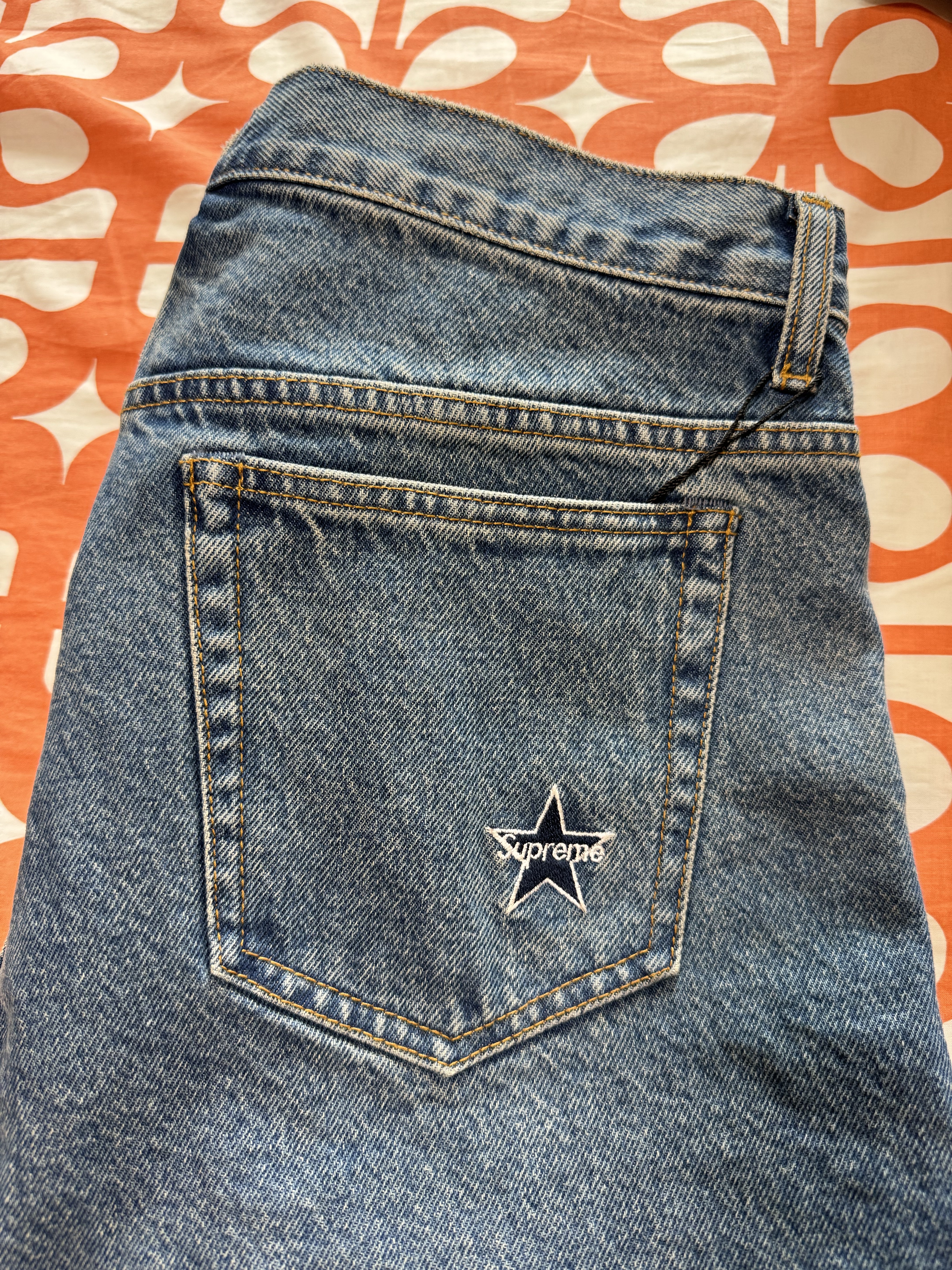 Supreme Regular Jean Indigo - 24SS 착용 스타일