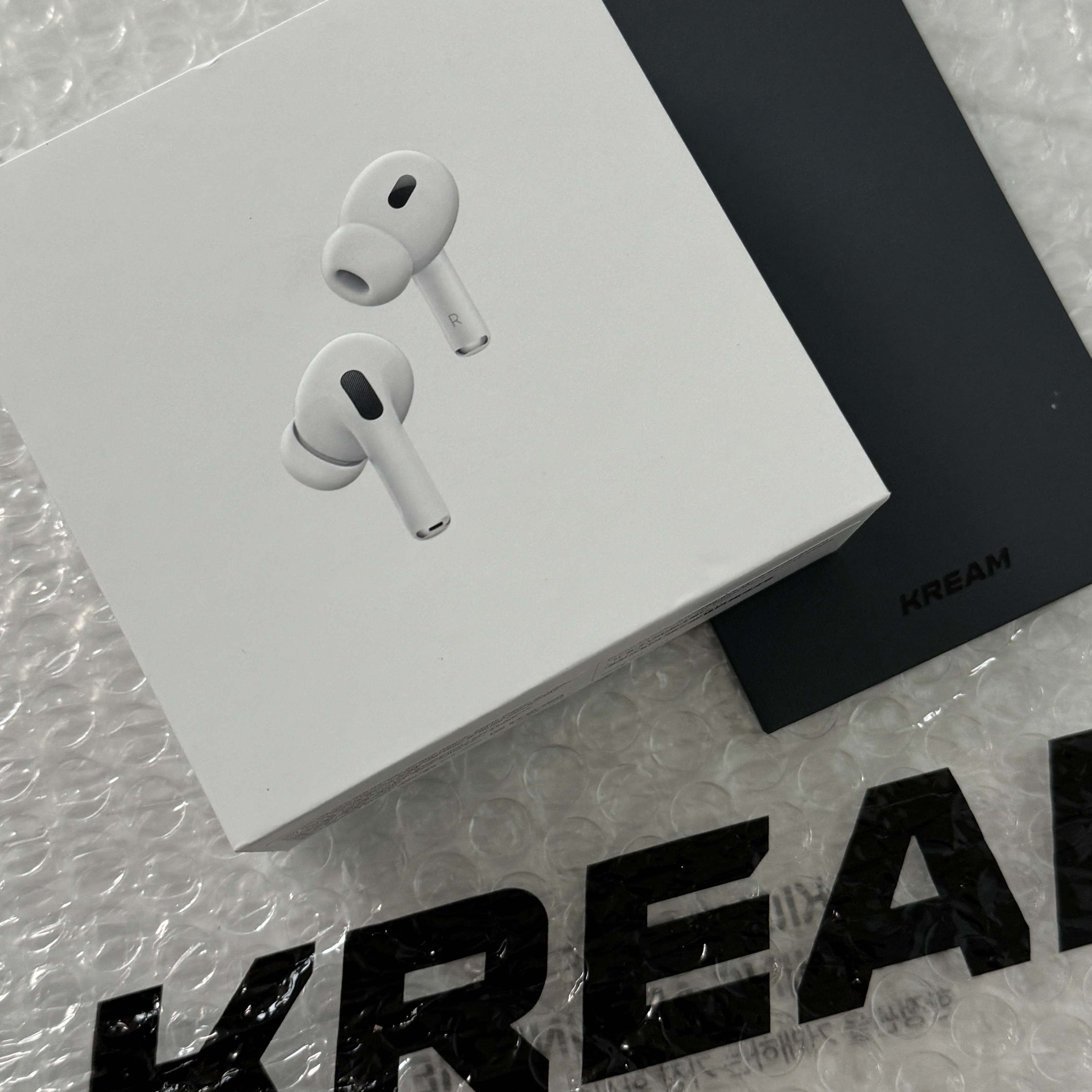 Apple Airpods Pro 2nd Gen with MagSafe Charging Case USB C (Korean Ver.) 착용 스타일