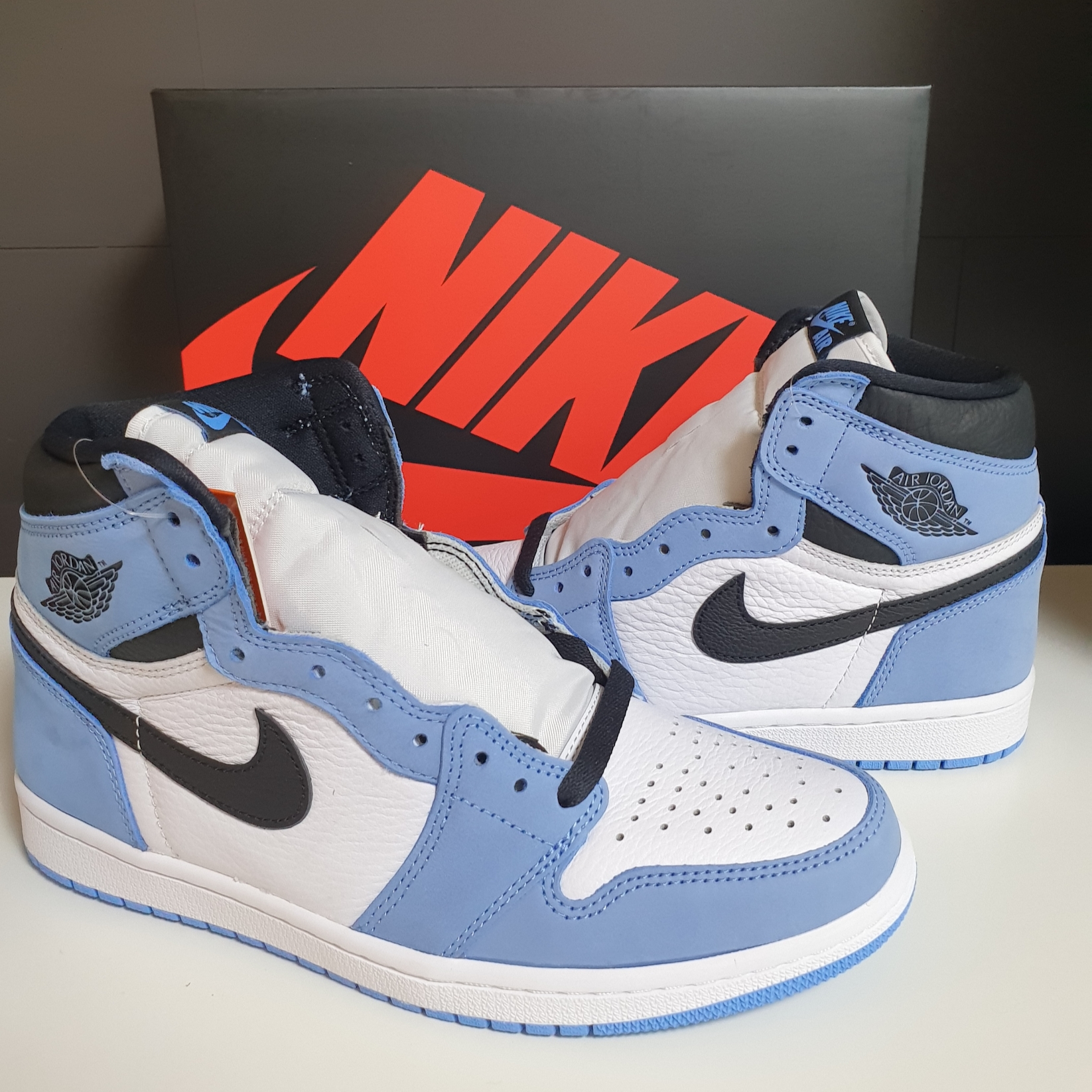 Jordan 1 Retro High OG University Blue 착용 스타일 - 2