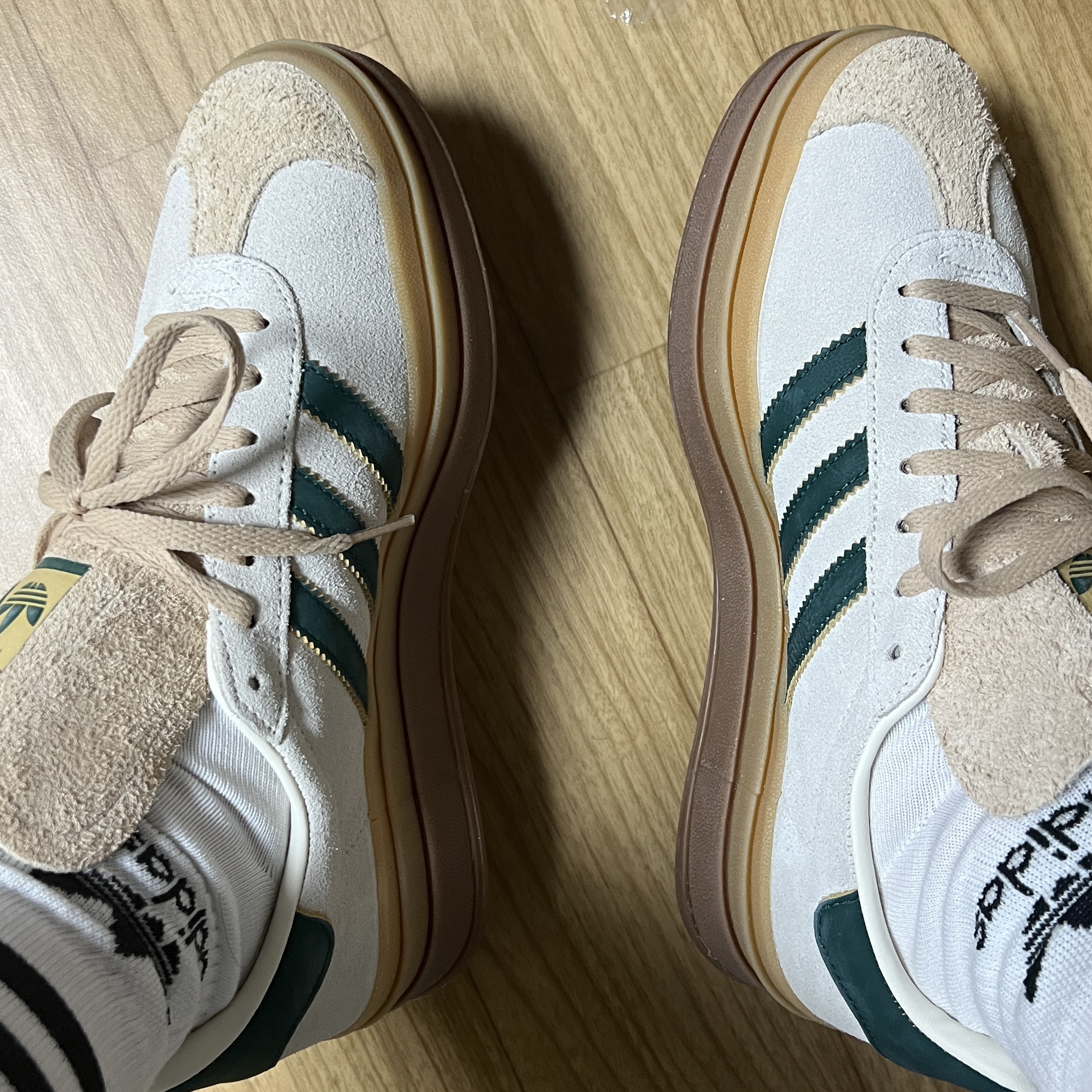 (W) Adidas Gazelle Bold Cream White Collegiate Green 착용 스타일