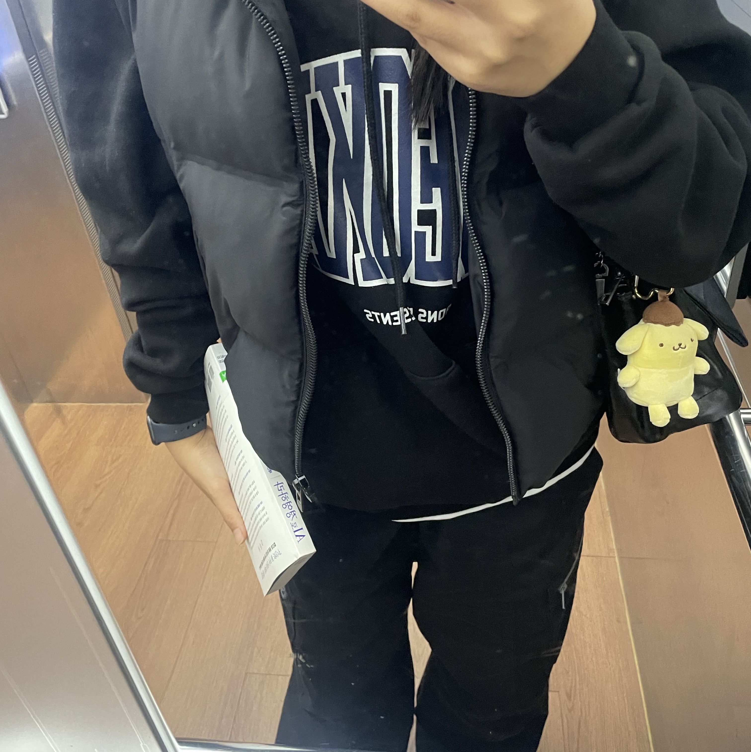 BDNS Videokids Hoodie Black 착용 스타일