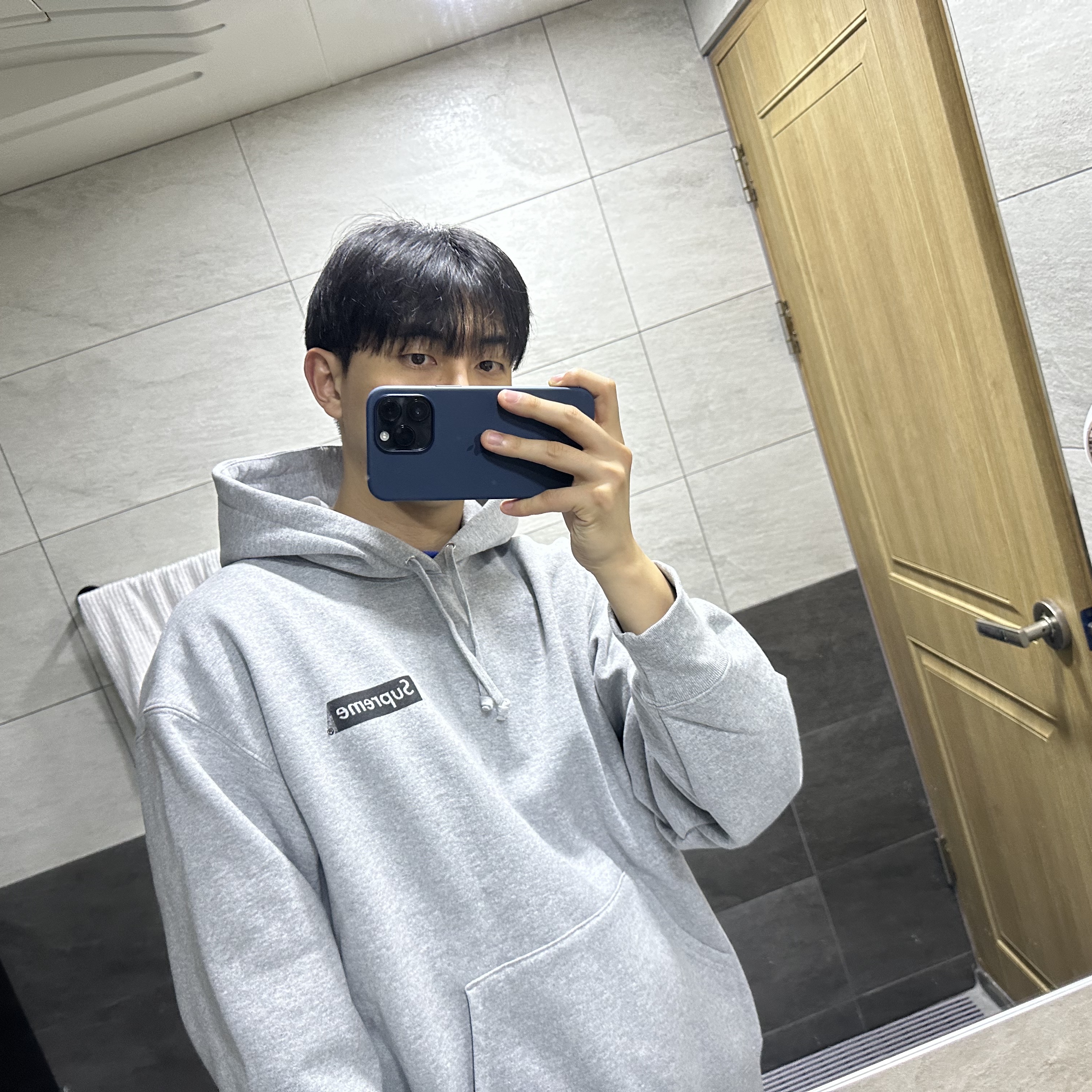 Supreme Catwoman Hooded Sweatshirt Heather Grey - 23FW 착용 스타일