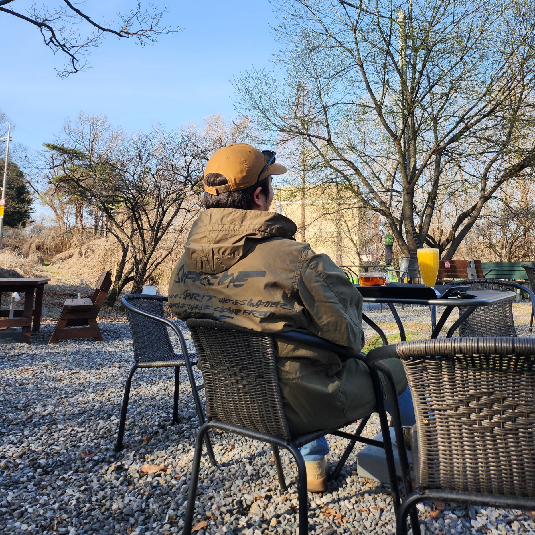 Supreme Futura Fishtail Parka Olive - 24SS 착용 스타일 - 3
