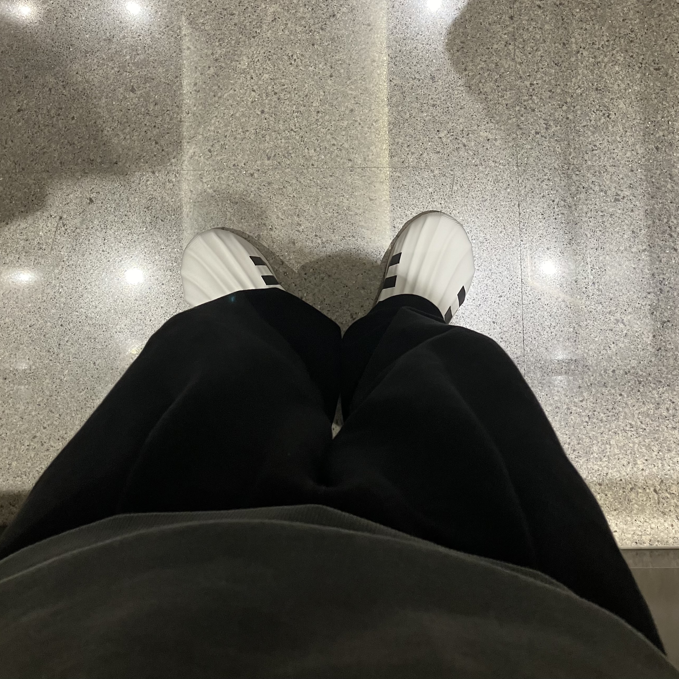 Adidas Adifom Superstar Core White 착용 스타일 - 1