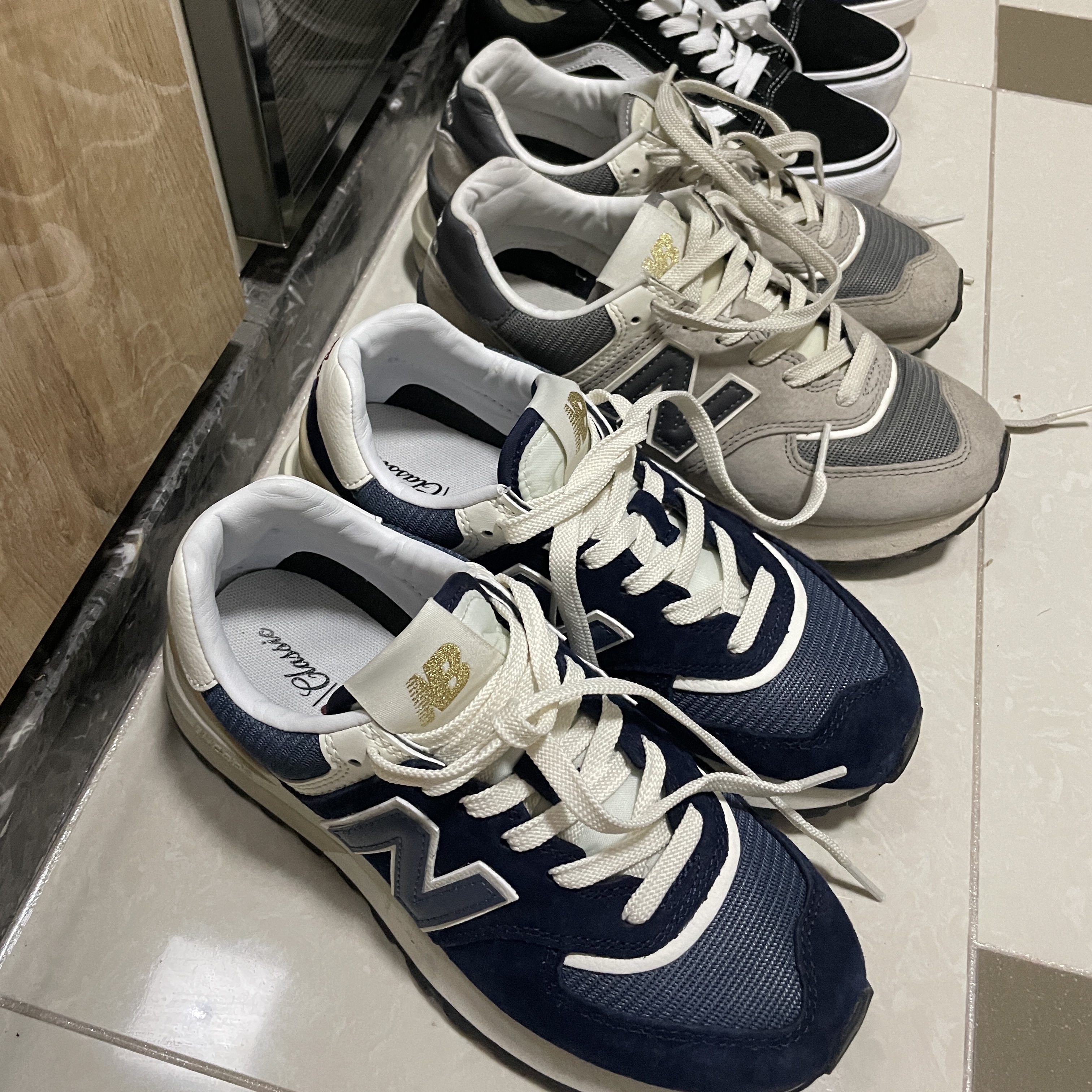 New Balance 574 Legacy Navy 착용 스타일 - 2
