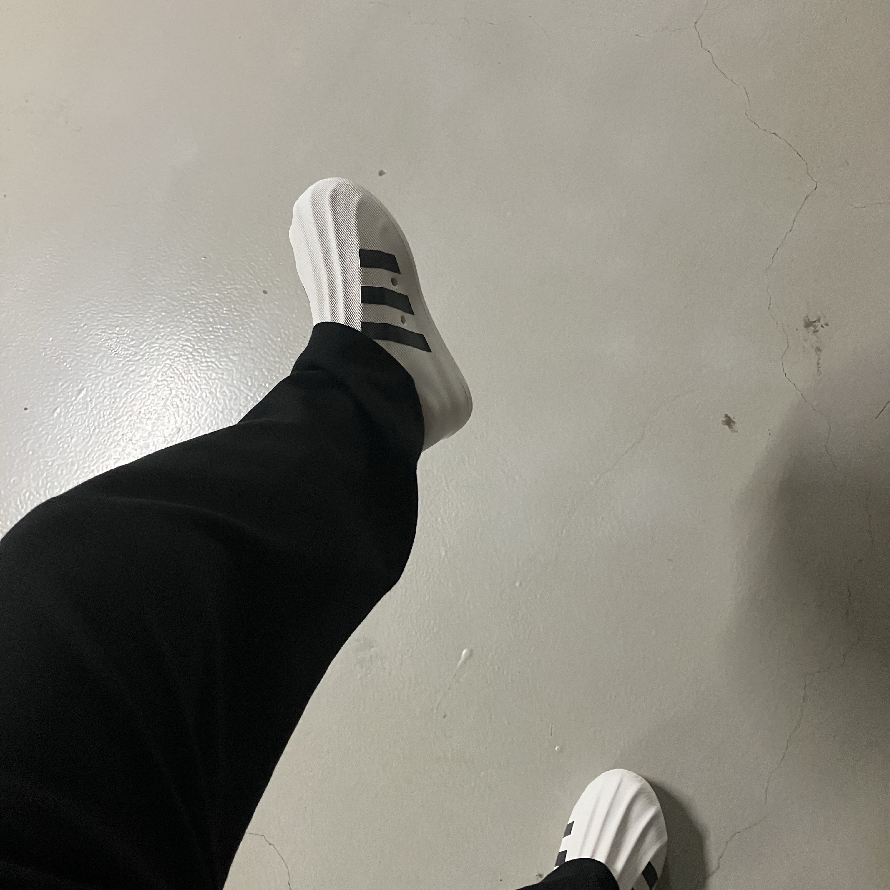 Adidas Adifom Superstar Core White 착용 스타일 - 2