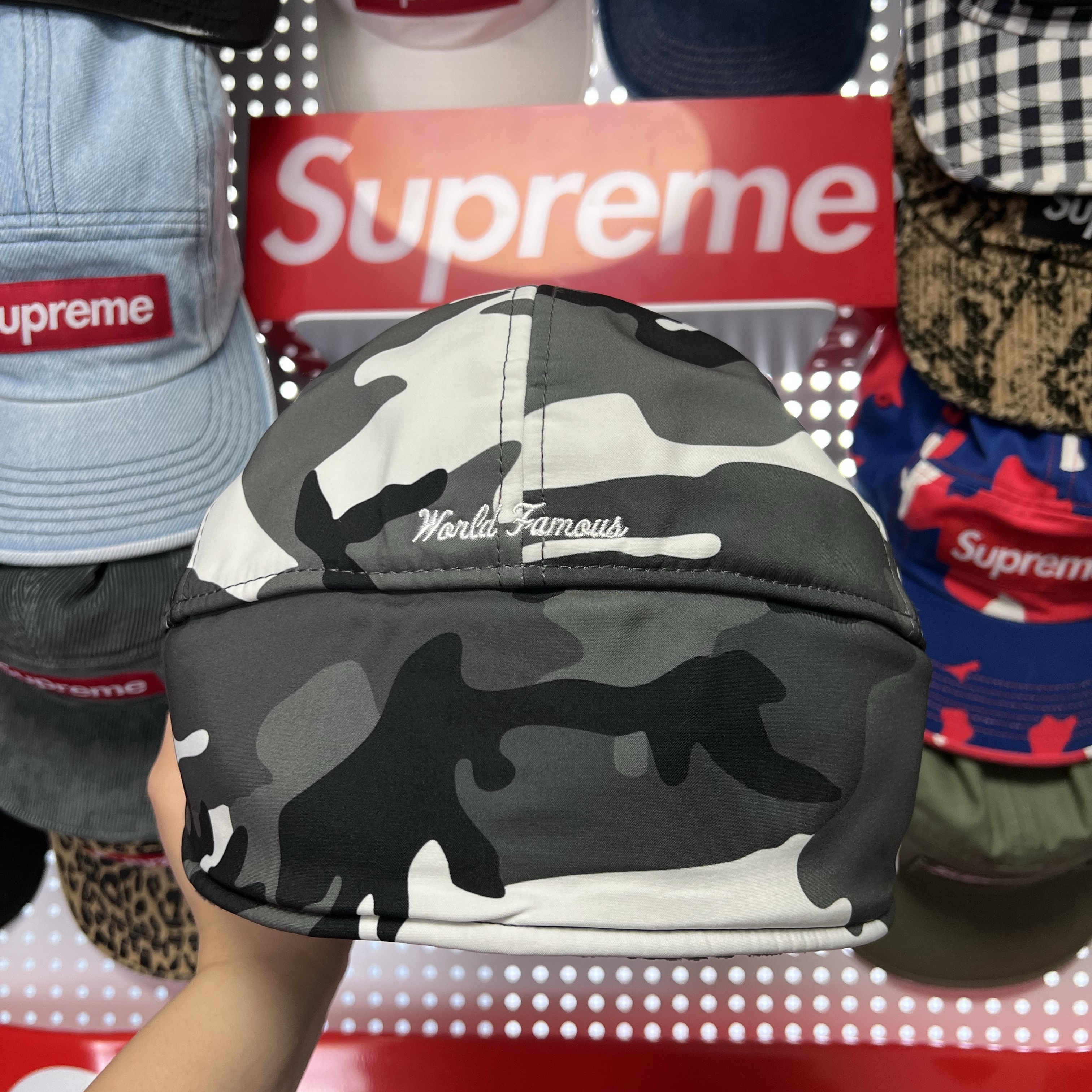 Supreme Windstopper Earflap Box Logo New Era Camo - 20FW 착용 스타일 - 5