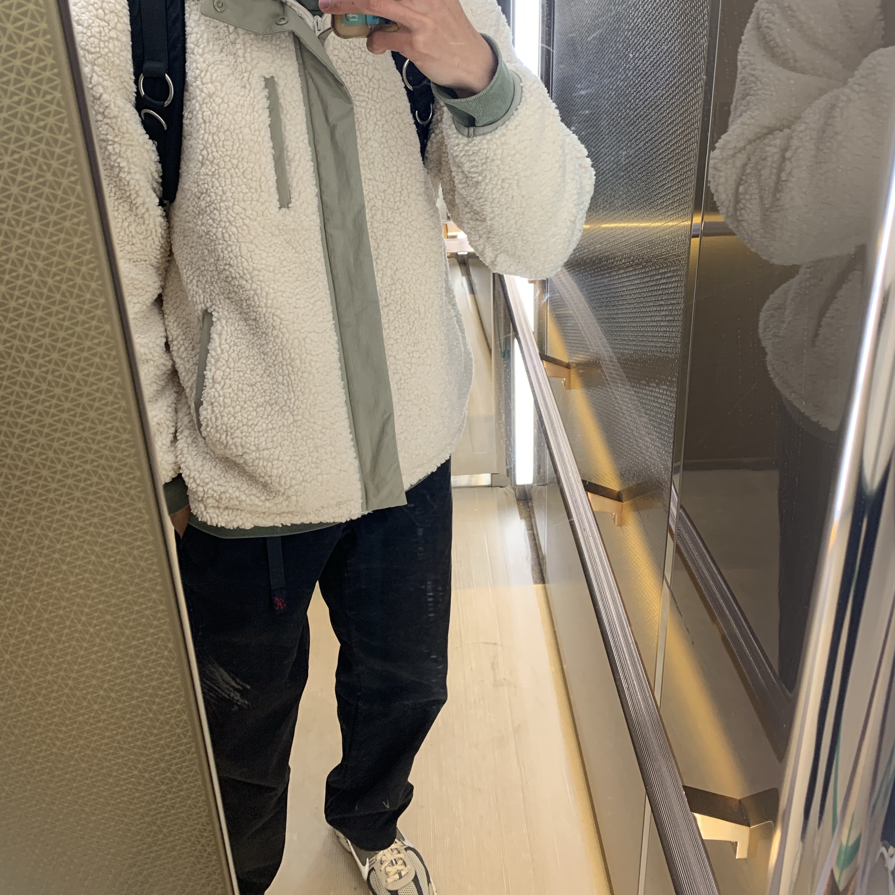 Nike Zoom Vomero 5 PRM Light Iron Ore and Flat Fewter, Stussy x Our Legacy Work Shop Surfman Pigment Dyed Hoodie Dark Olive 착용 스타일