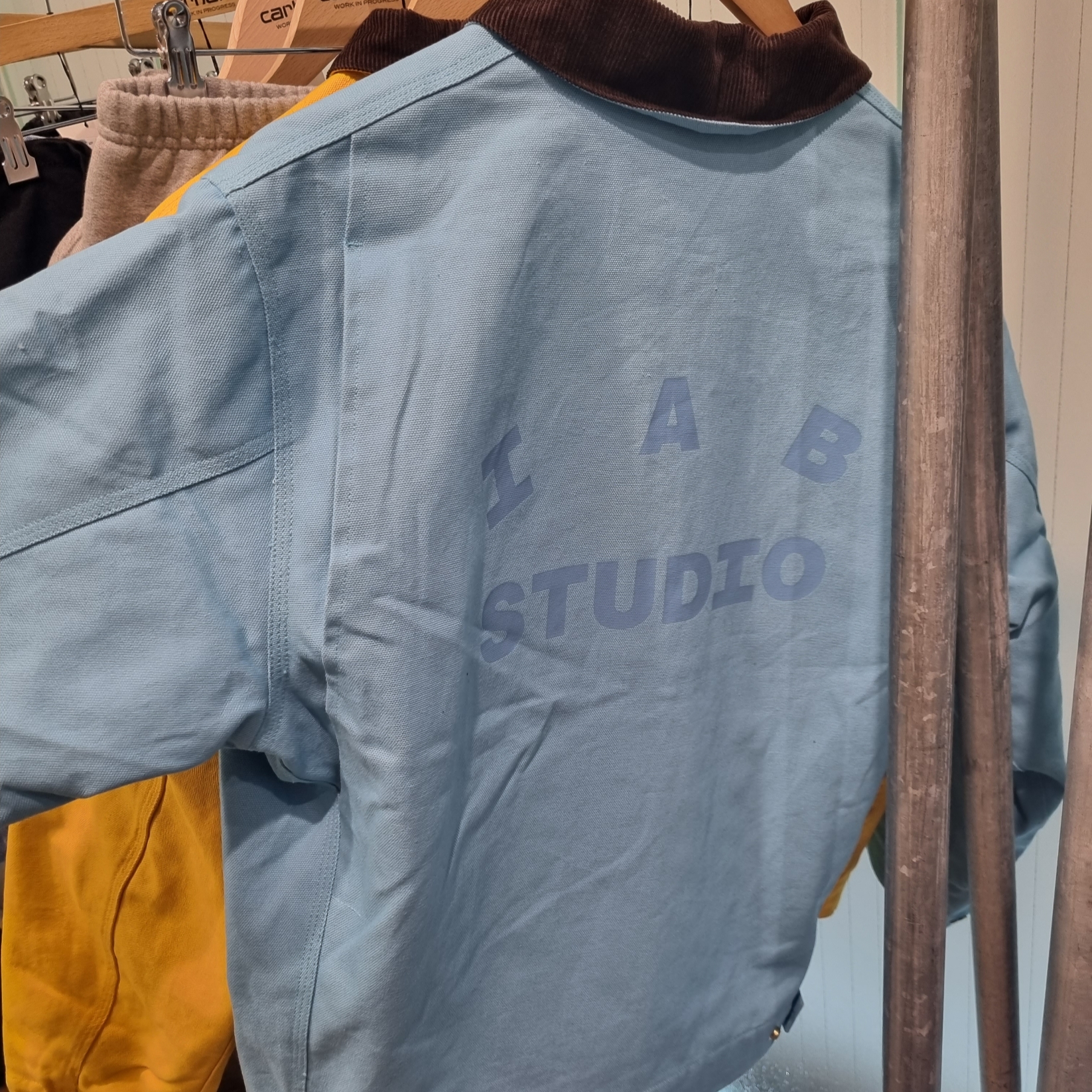 Carhartt WIP x IAB Studio OG Detroit Jacket Milky Blue 착용 스타일
