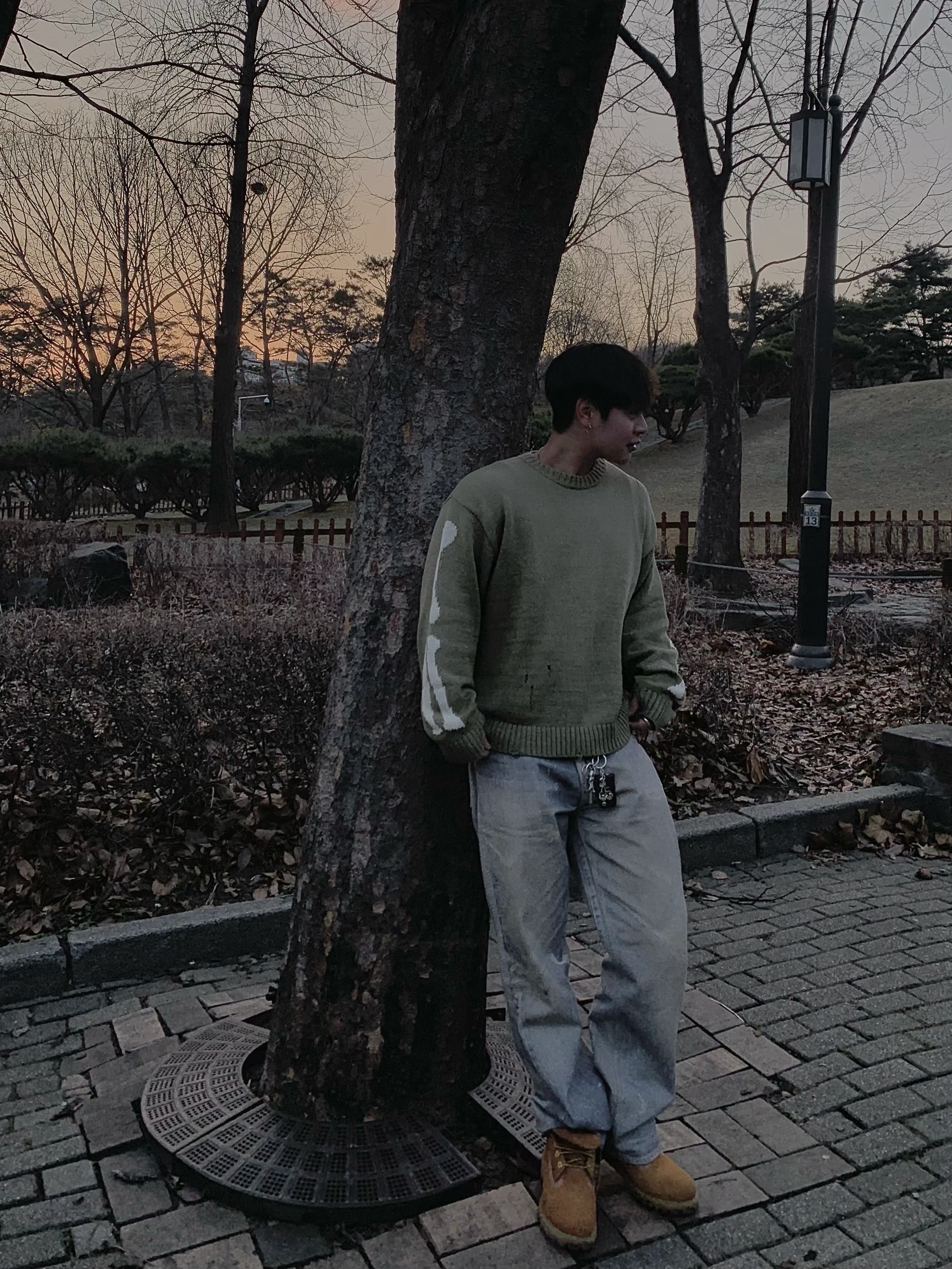 Our Legacy Third Cut Digital Denim Print, Kapital 5G Cotton Knit Bone Crewneck Sweater Khaki 착용 스타일 - 1