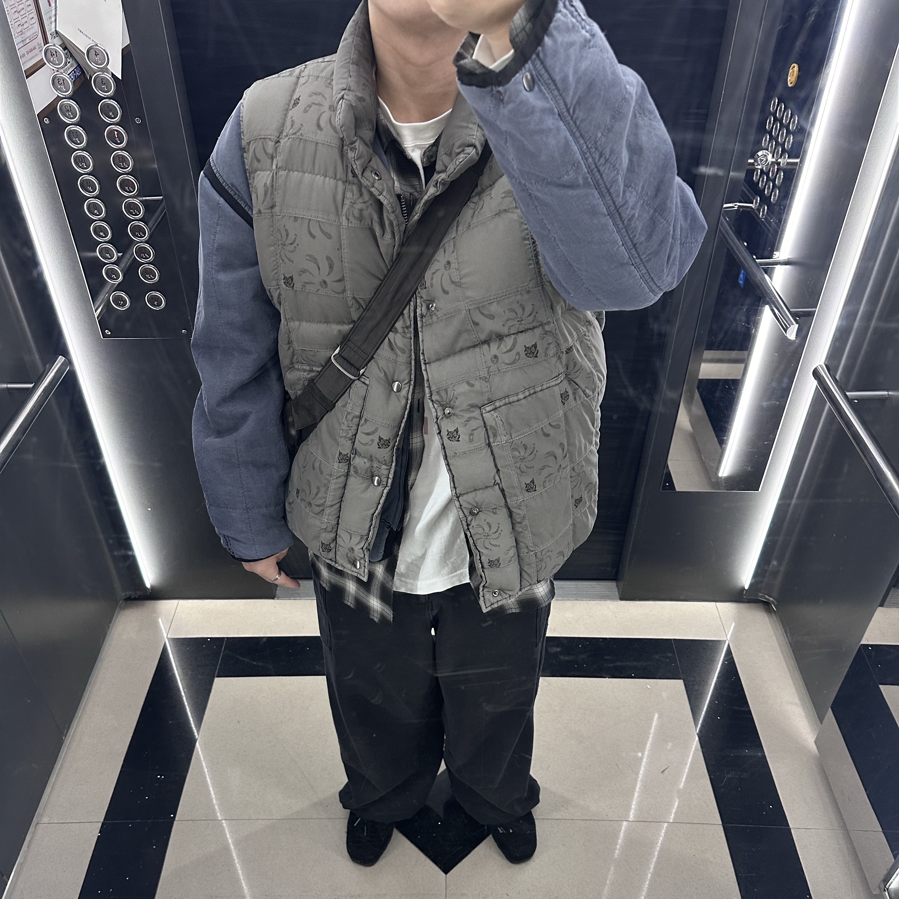Polyteru Reversible Liner Jacket Black + Blue 002, Polyteru 1011 Side Cargo Sweatpants Dark Navy - 24SS 착용 스타일