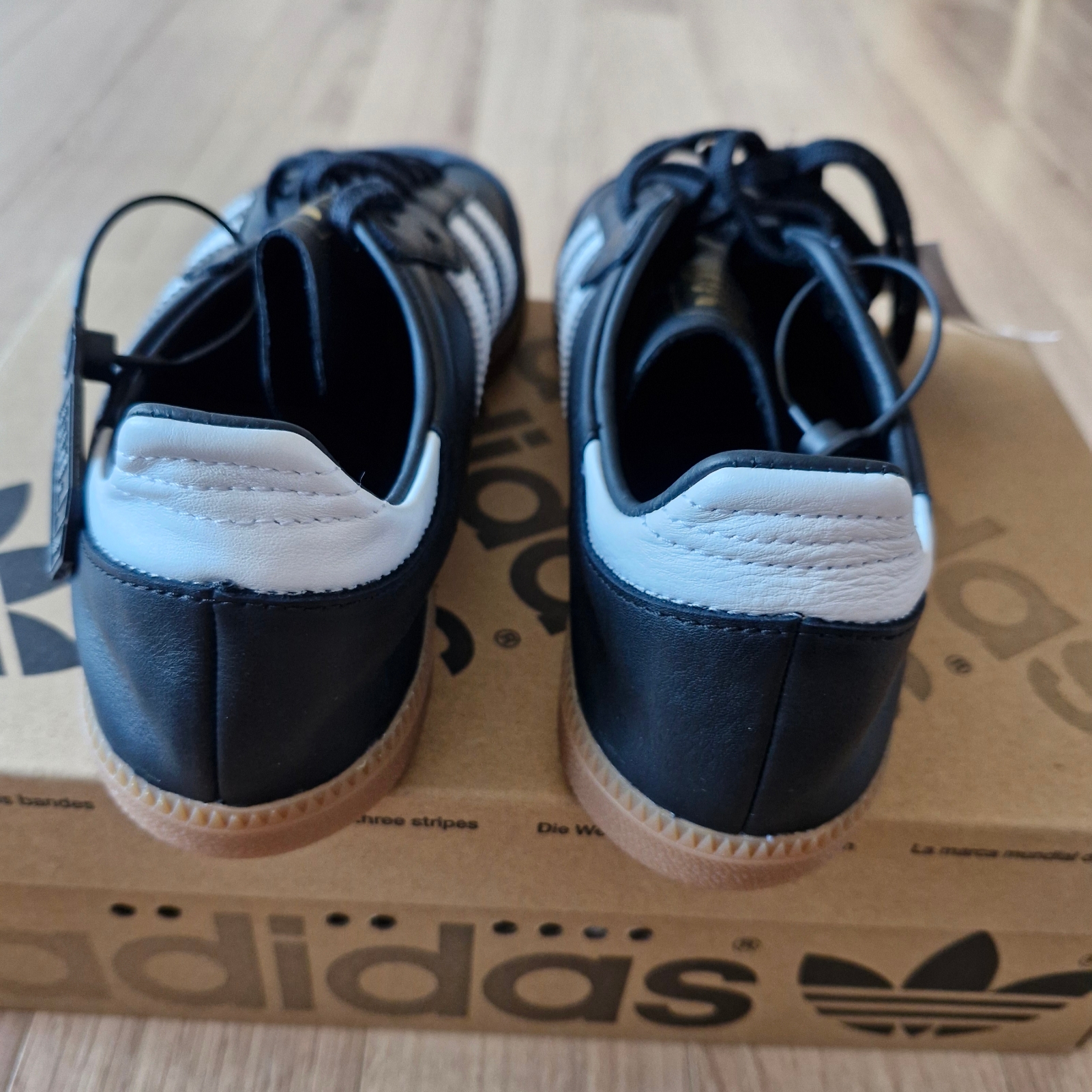 Adidas Samba Decon Core Black 착용 스타일 - 2