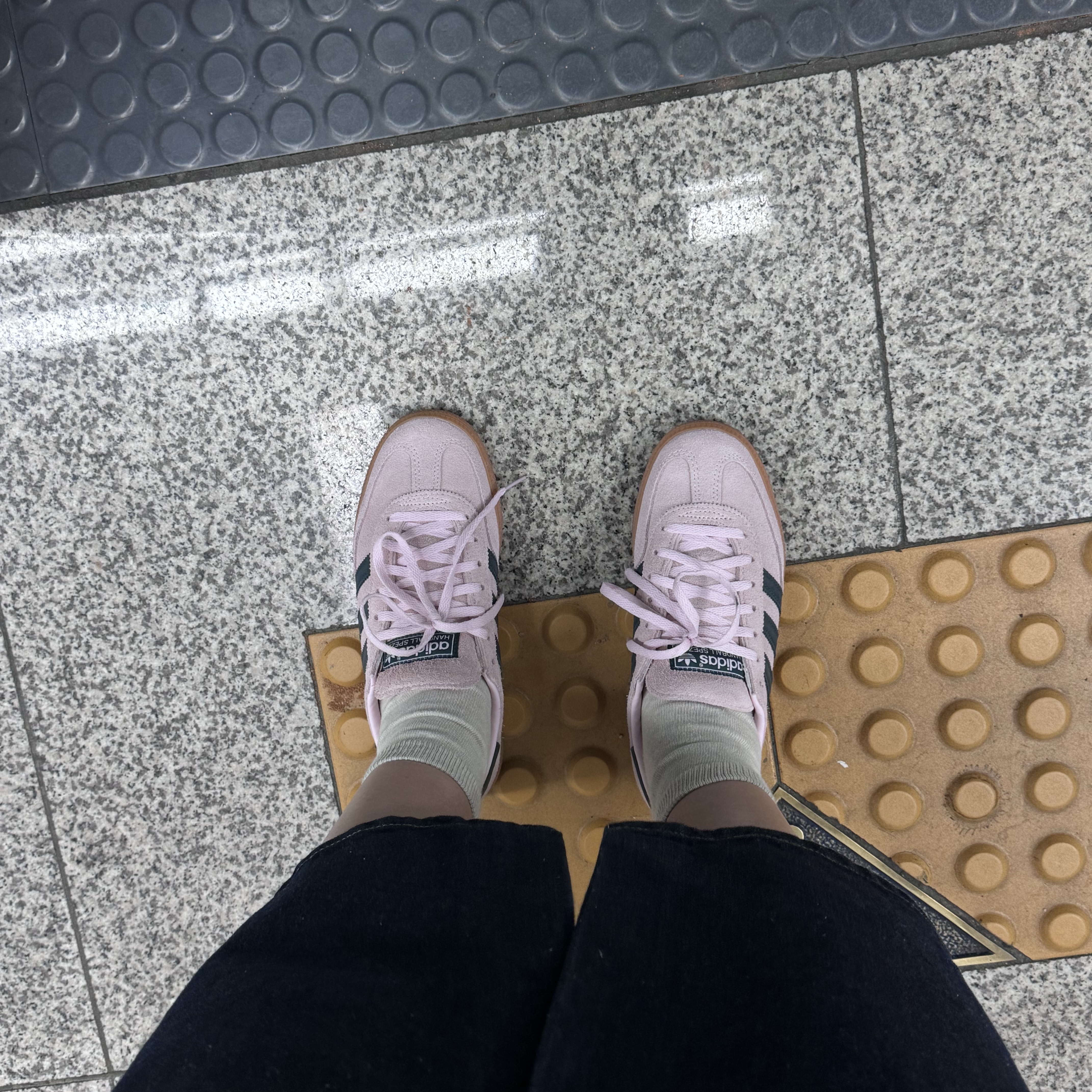 (W) Adidas Spezial Handball Clear Pink 착용 스타일