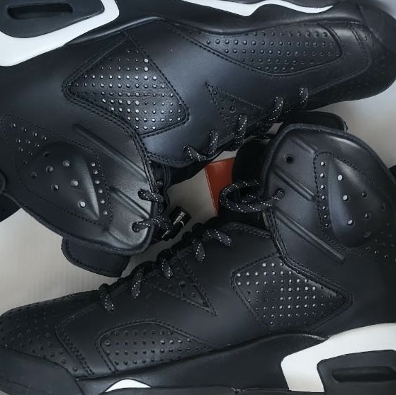 Jordan 6 Retro Black Cat 착용 스타일