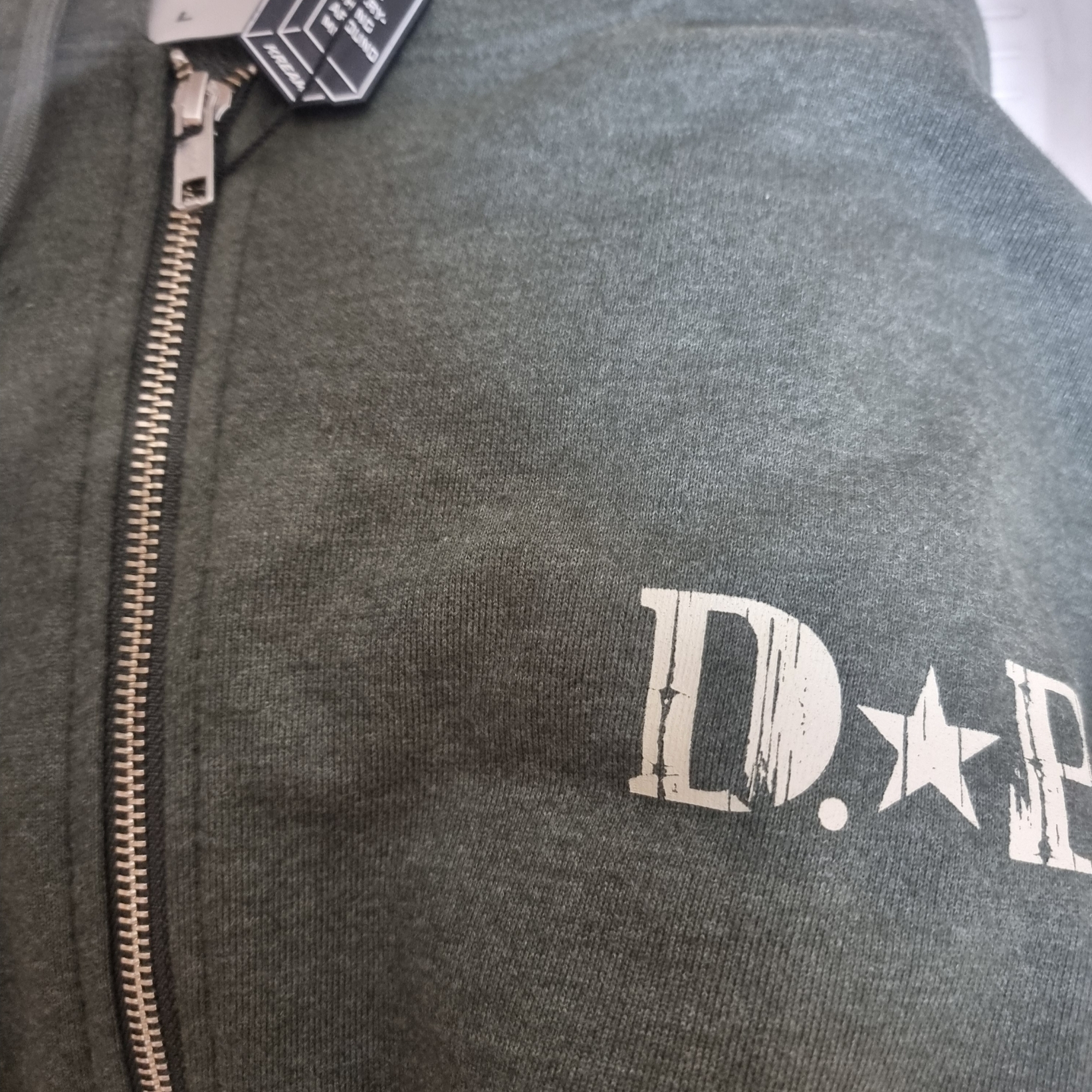 IAB Studio x D.P. Zip-Up Hoodie Dark Green 착용 스타일