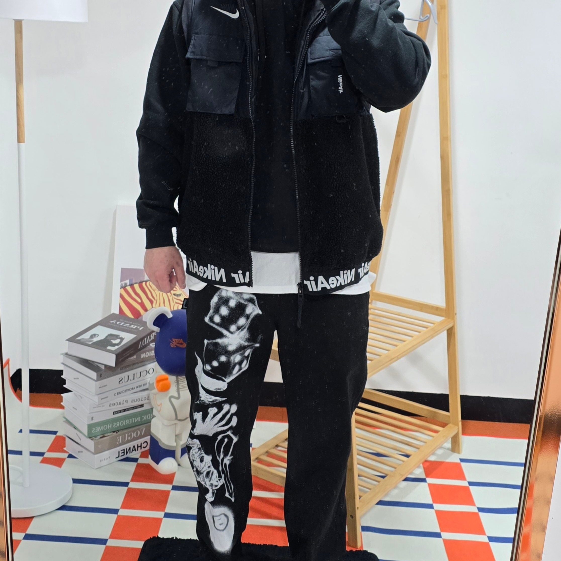 Stussy Airbrush Icon Beach Pants Black 착용 스타일