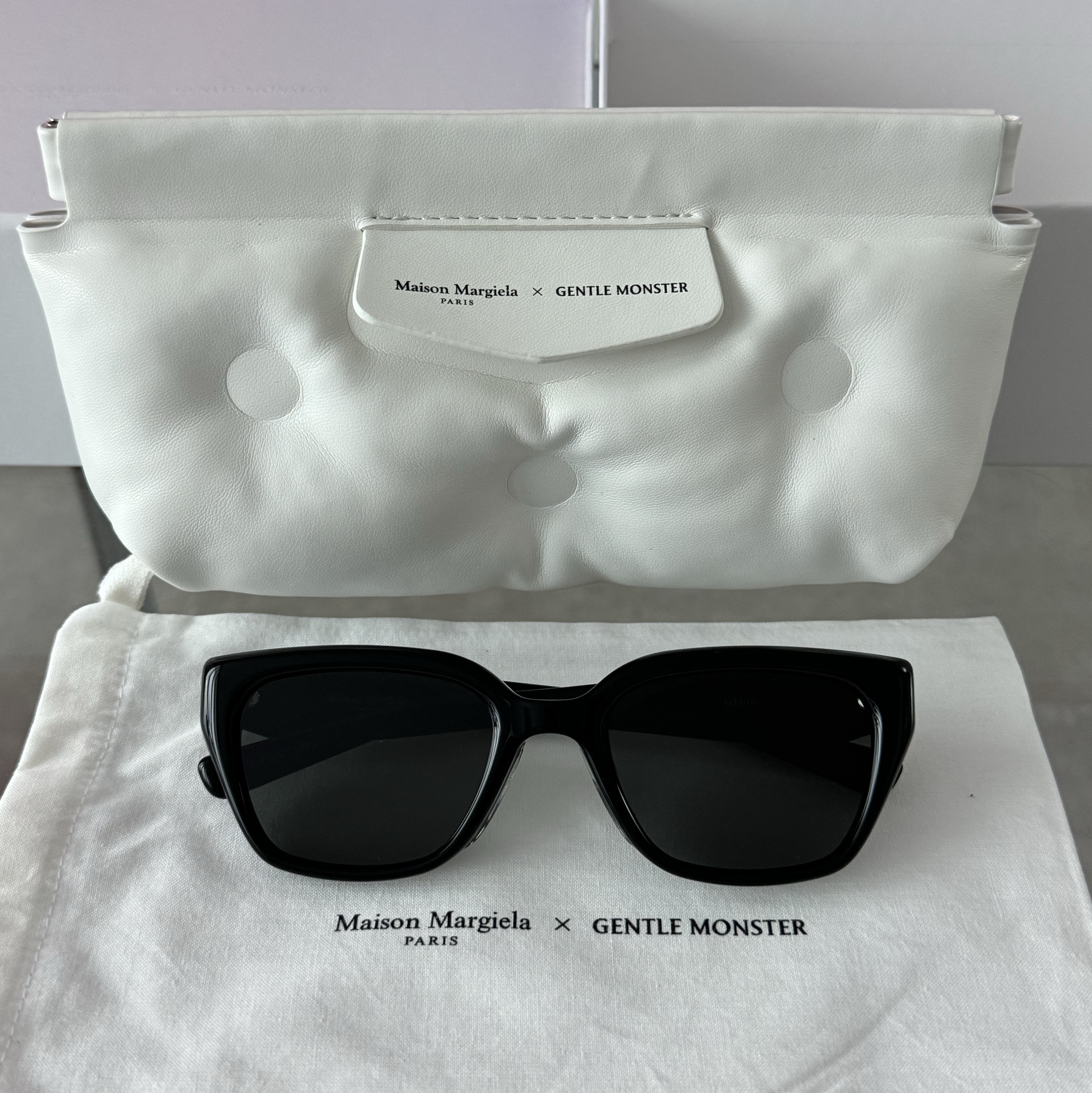 Gentle Monster x Maison Margiela MM109 Black Black 착용 스타일
