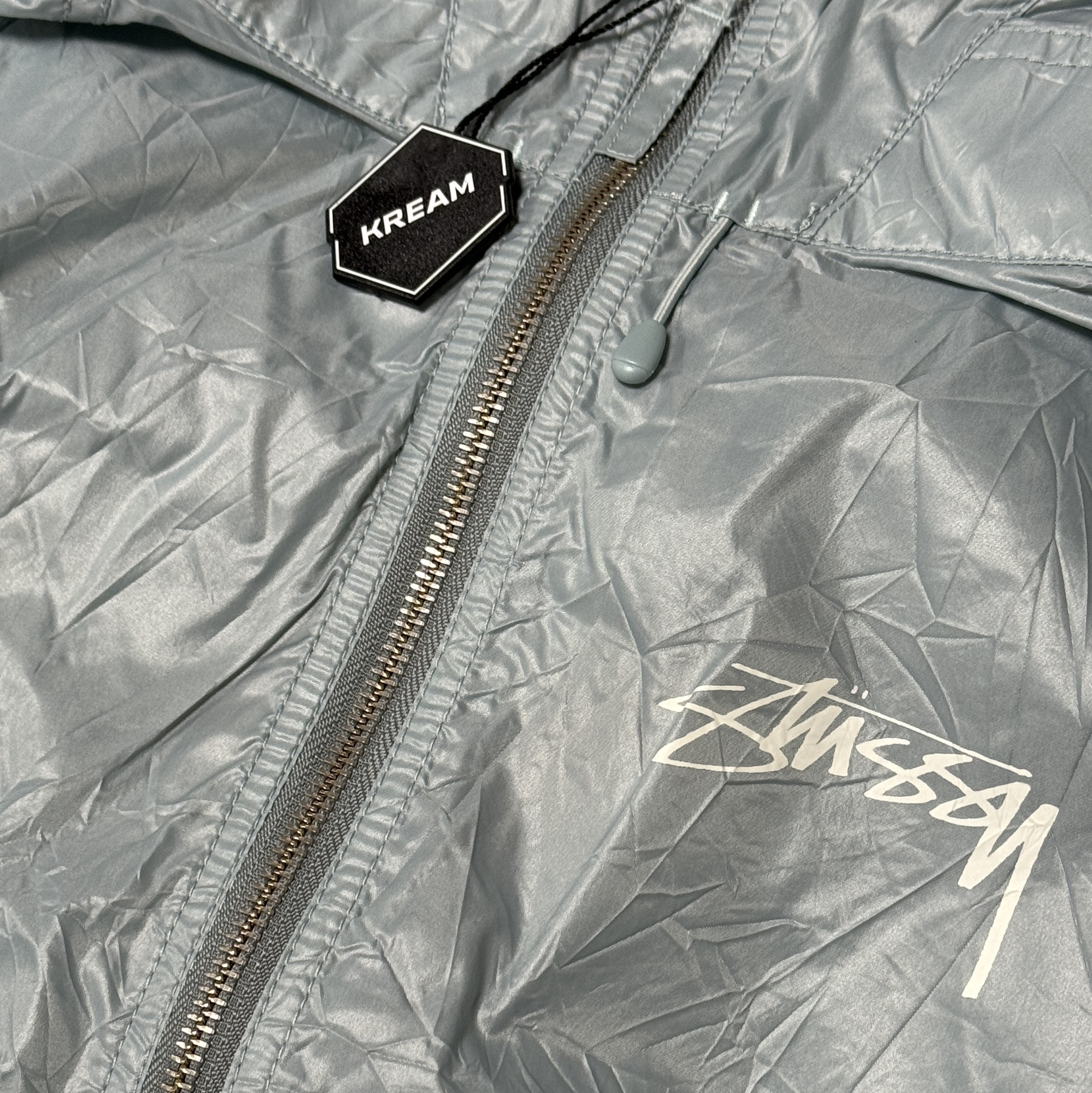 Stussy Beach Shell Wrinkled Nylon Jacket Slate 착용 스타일 - 1