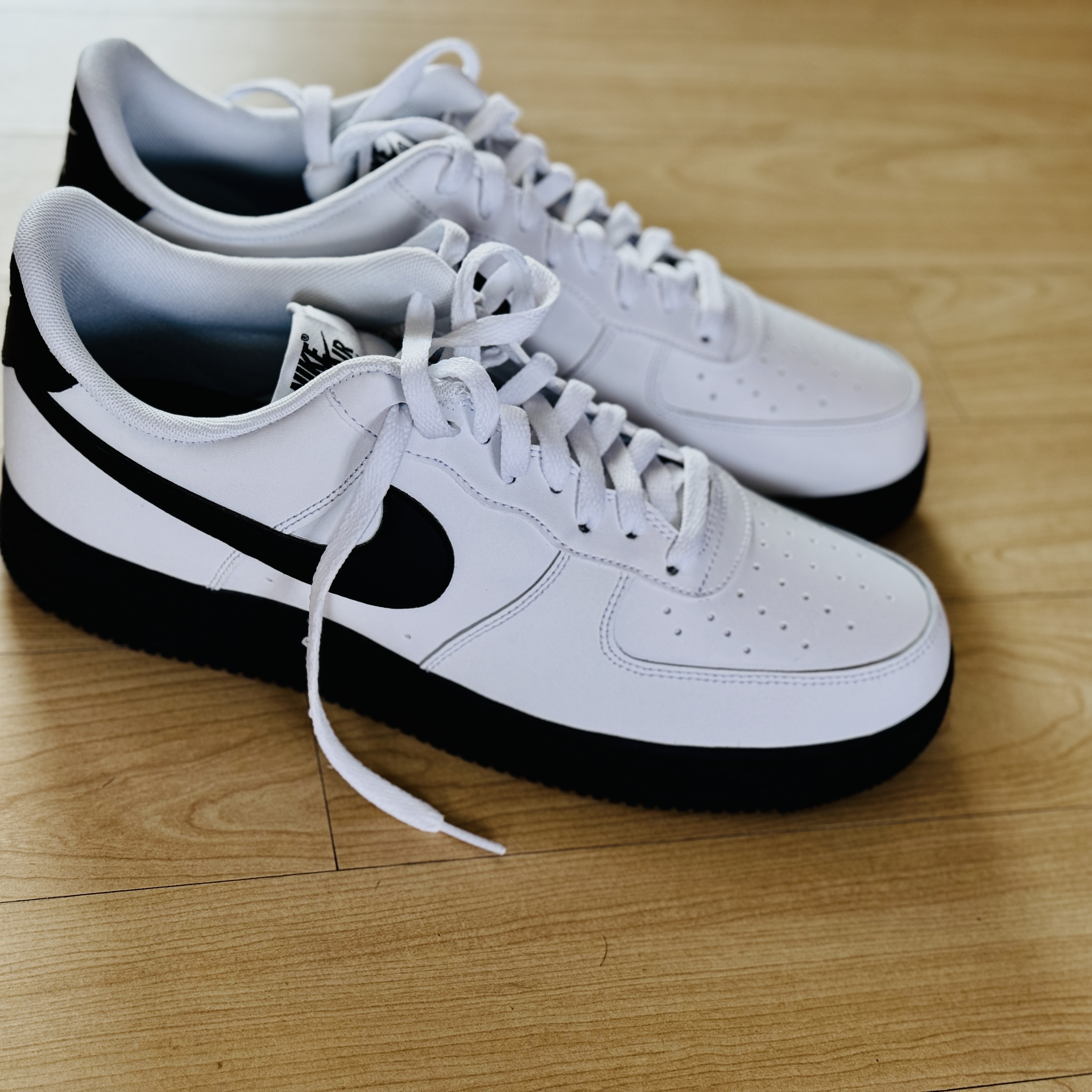 Nike Air Force 1 Low White Black Midsole 착용 스타일