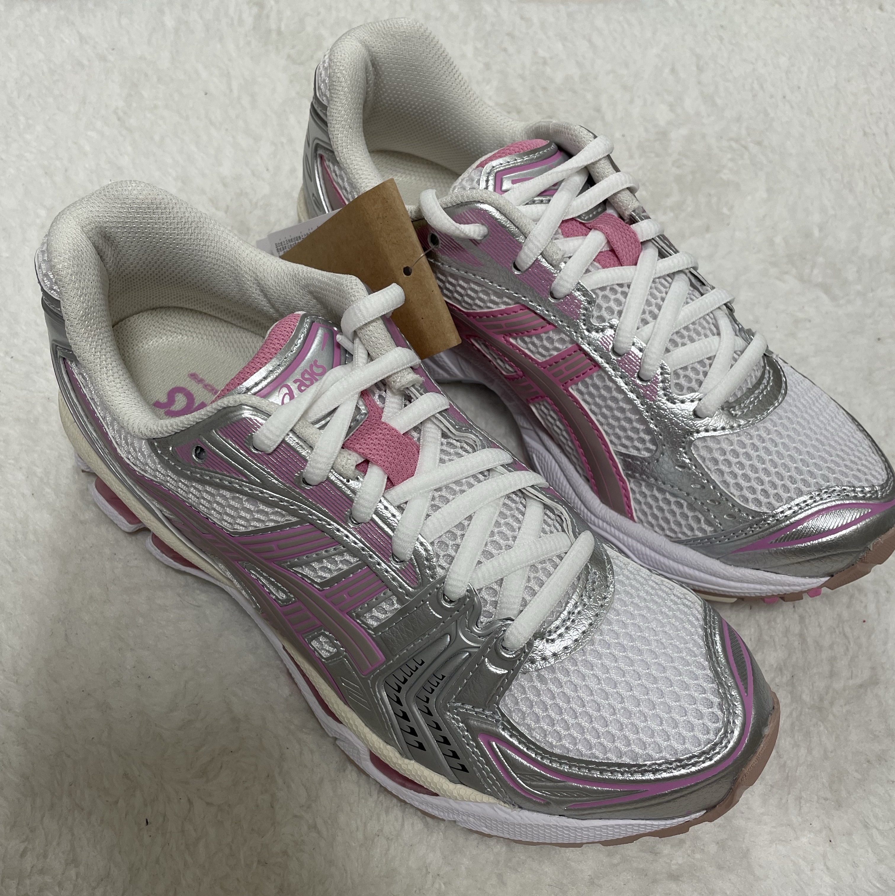Asics Unlimited Gel-Kayano 14 White Fawn 착용 스타일 - 1