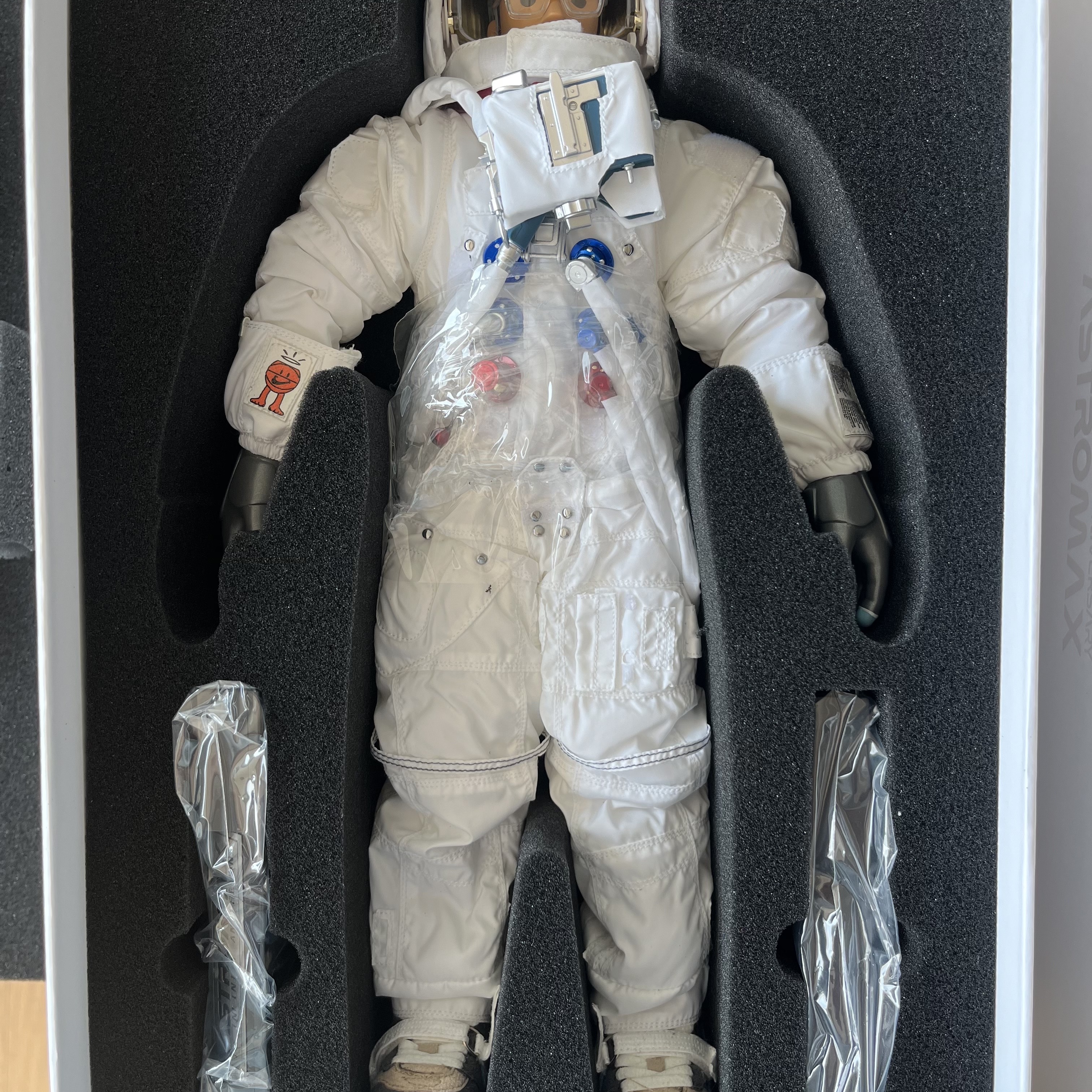 Coolrain x Blitzway Astromax White 착용 스타일