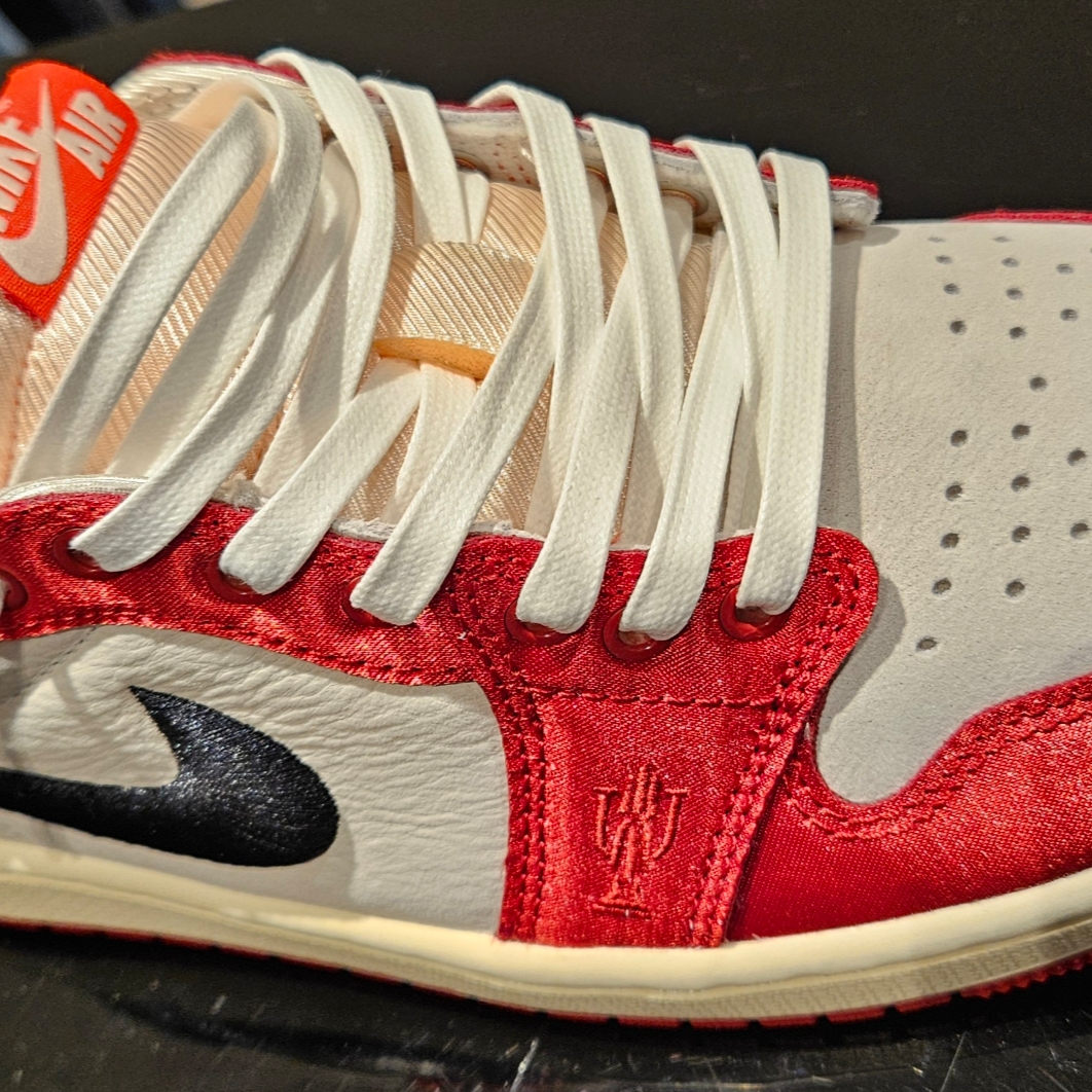 Jordan 1 x Trophy Room Retro Low OG SP Sail Varsity Red, Nike Dunk Low SP White and University Red 2023 착용 스타일 - 5